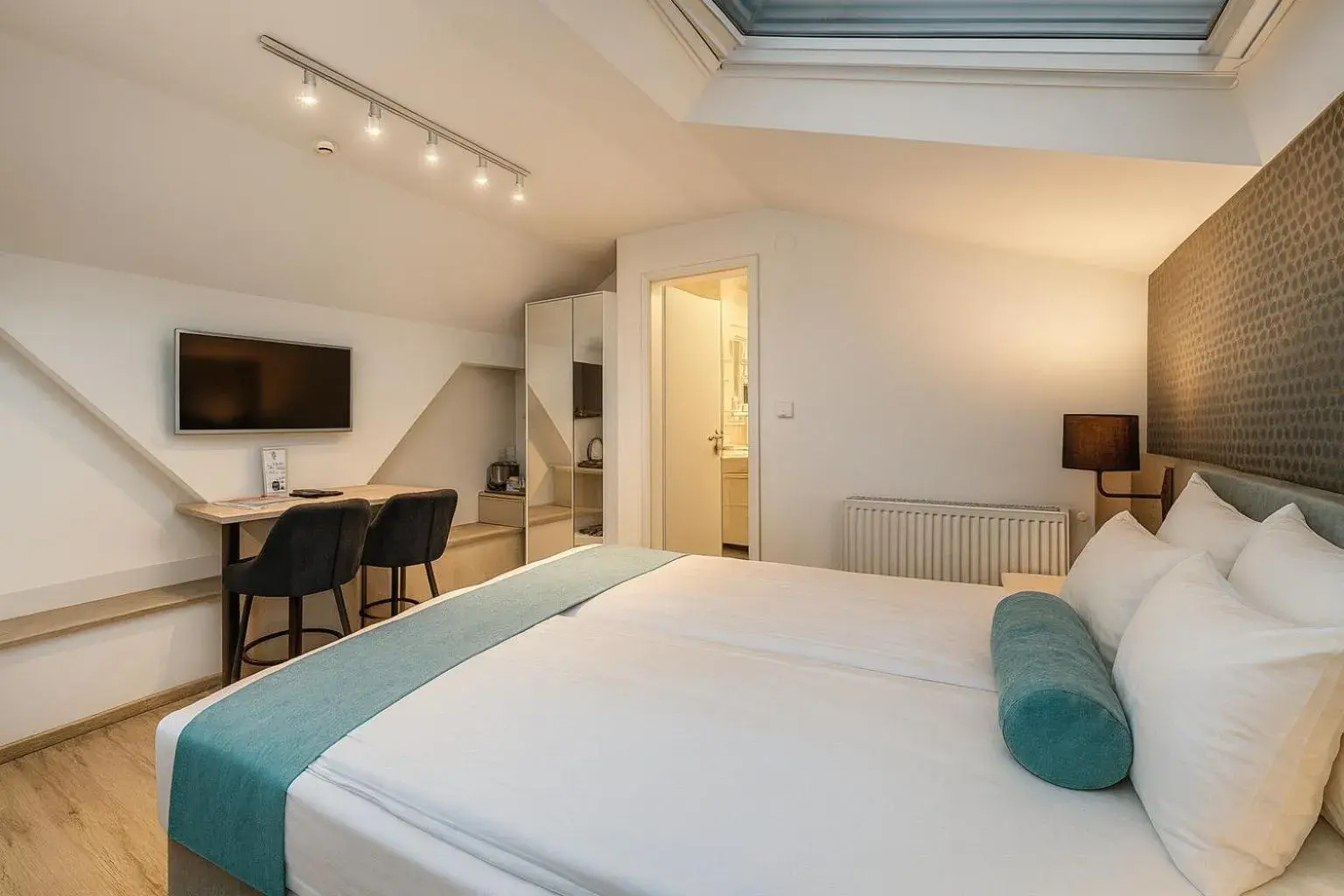 Bed in Hotel Mika Downtown Bed in Hotel Mika Downtown