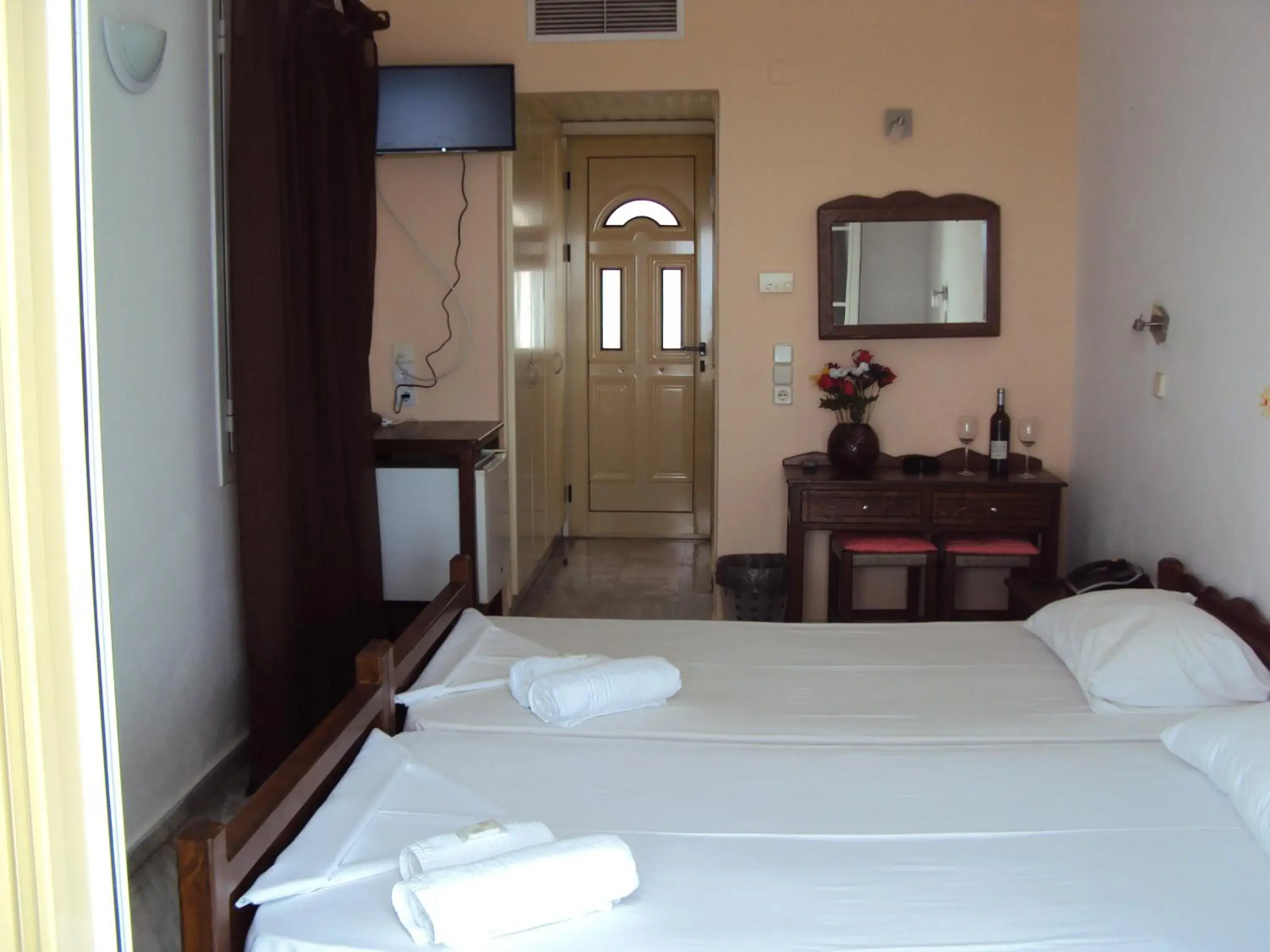 Economy Twin Room in Mykali Hotel Economy Twin Room in Mykali Hotel