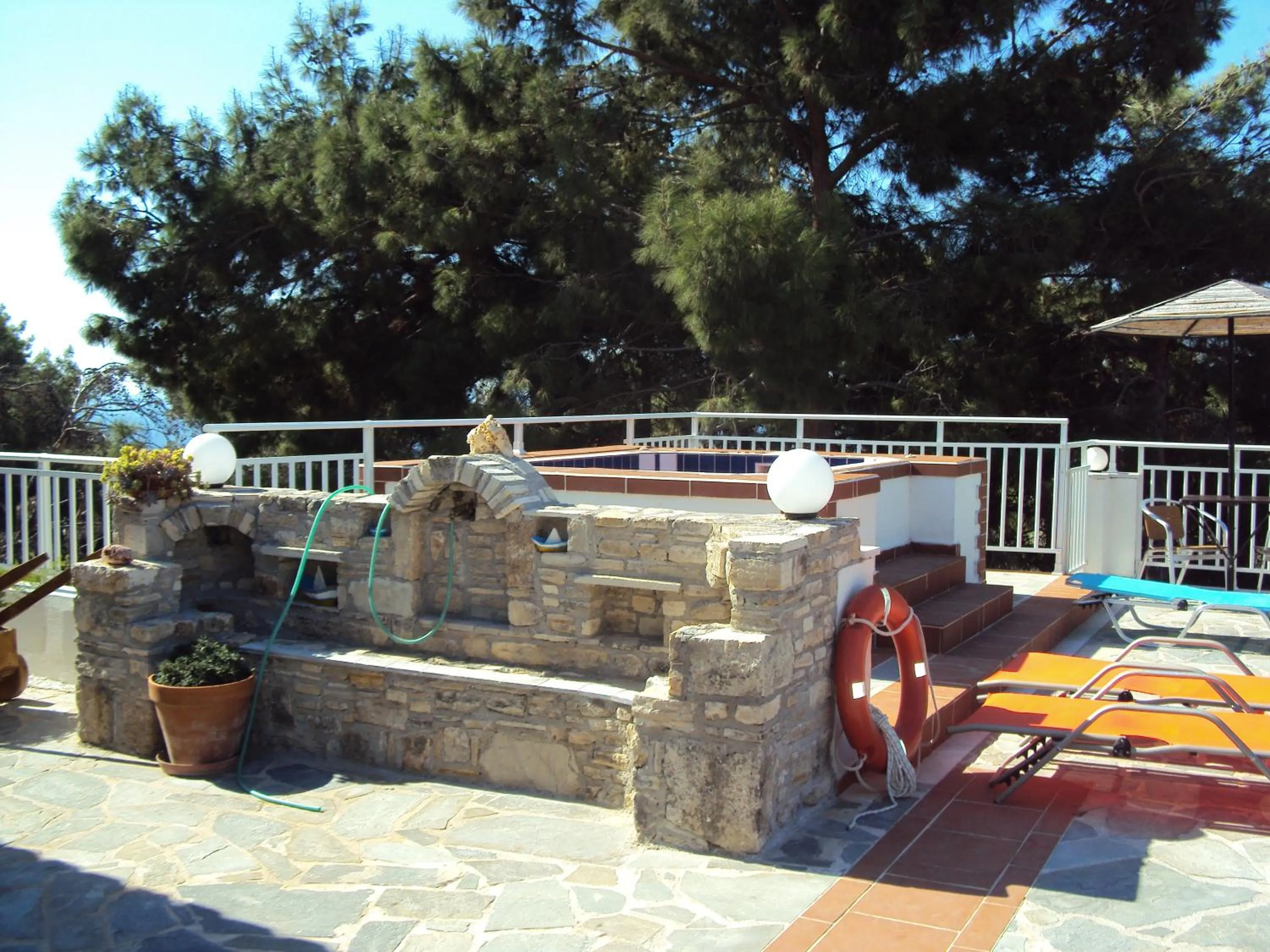 Area and facilities in Mykali Hotel