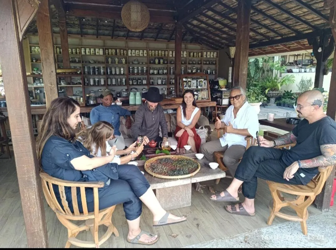 Food and drinks in DWan Tea Mountain Side