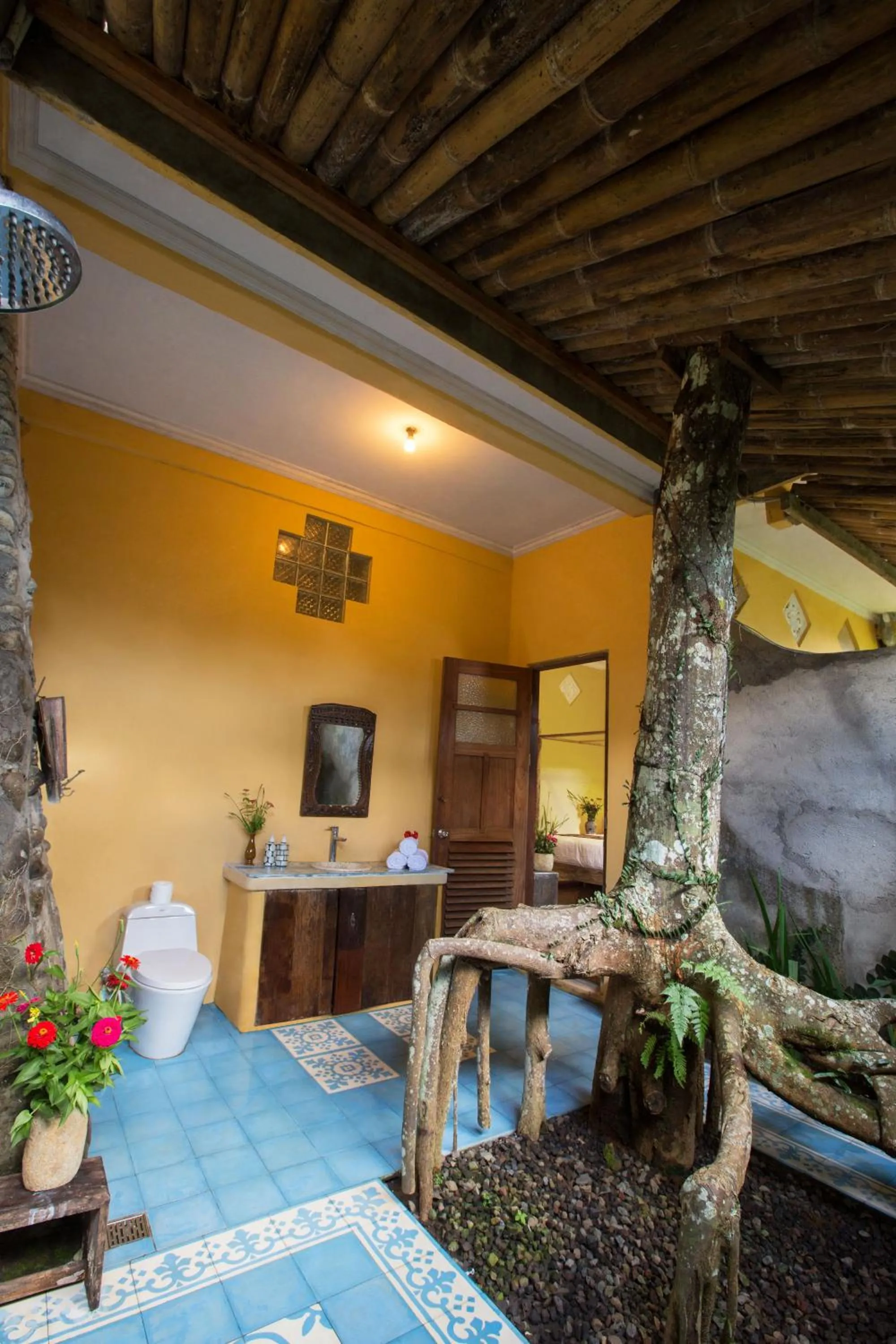 Bathroom in DWan Tea Mountain Side