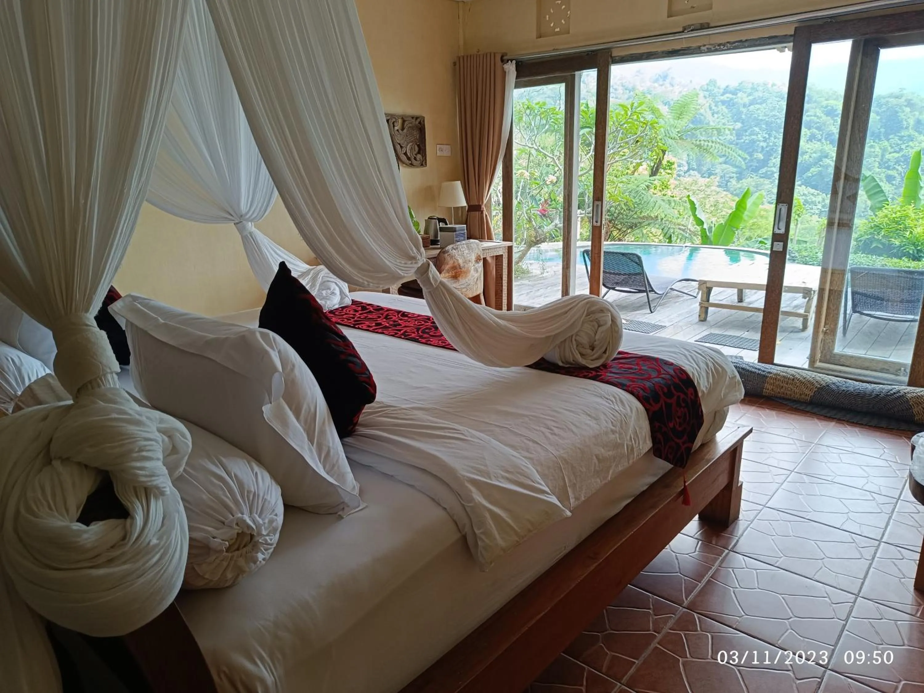 Bed in DWan Tea Mountain Side