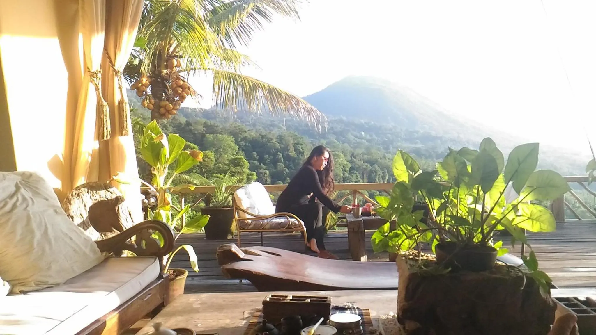 Continental breakfast in DWan Tea Mountain Side