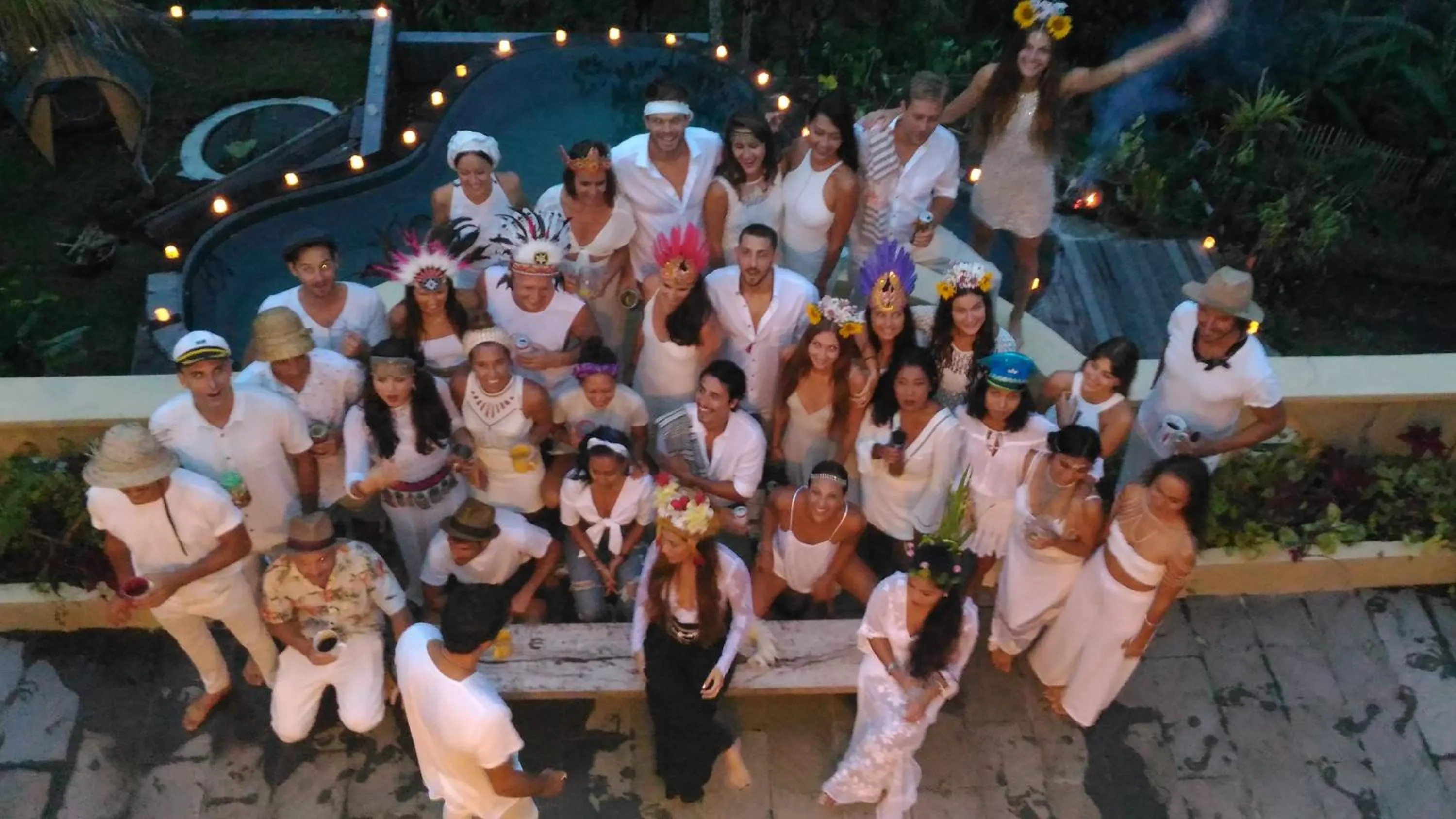 Family in DWan Tea Mountain Side