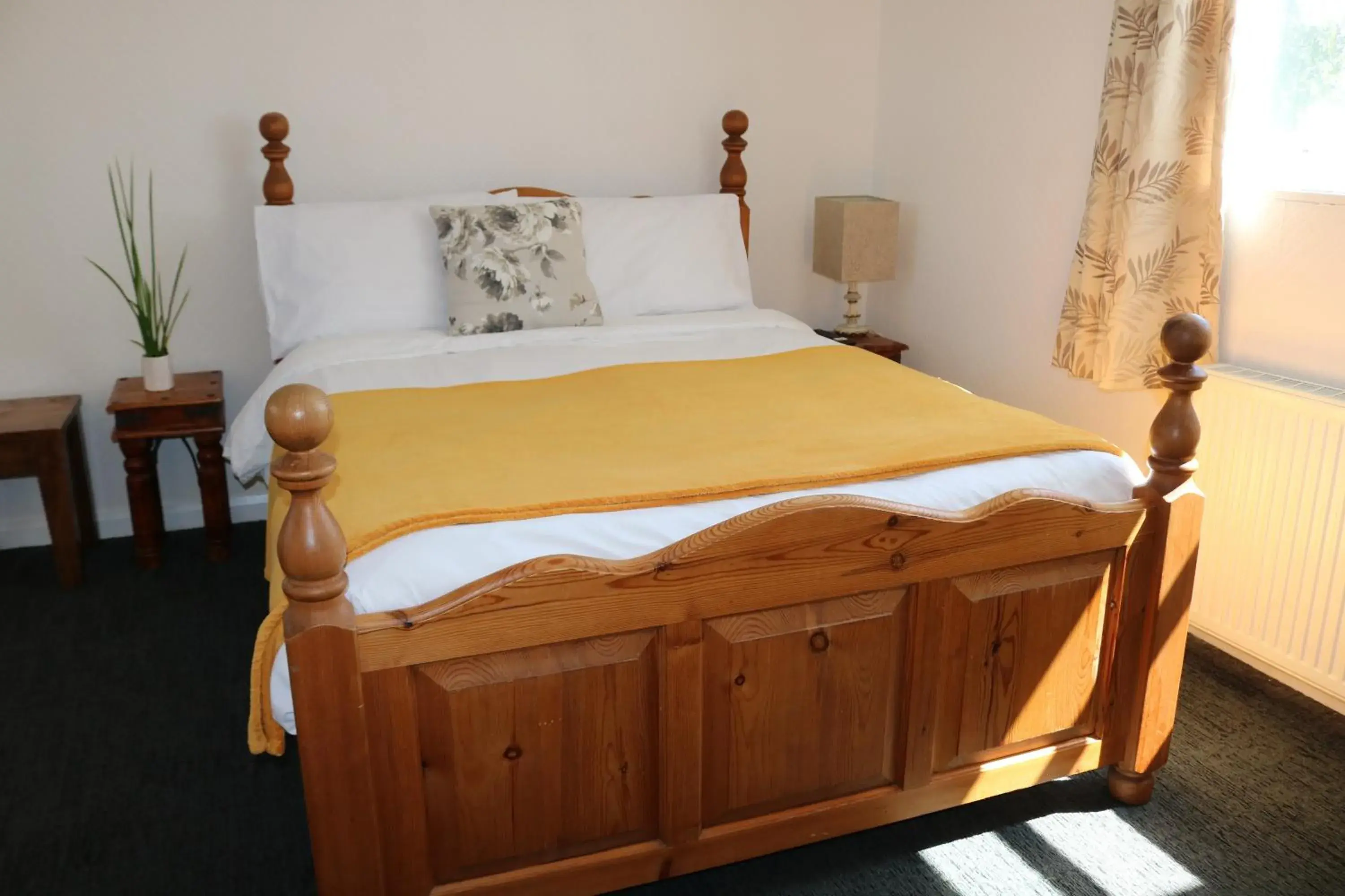 Double Room with Private Bathroom - single occupancy in Littlestone Hotel Double Room with Private Bathroom - single occupancy in Littlestone Hotel