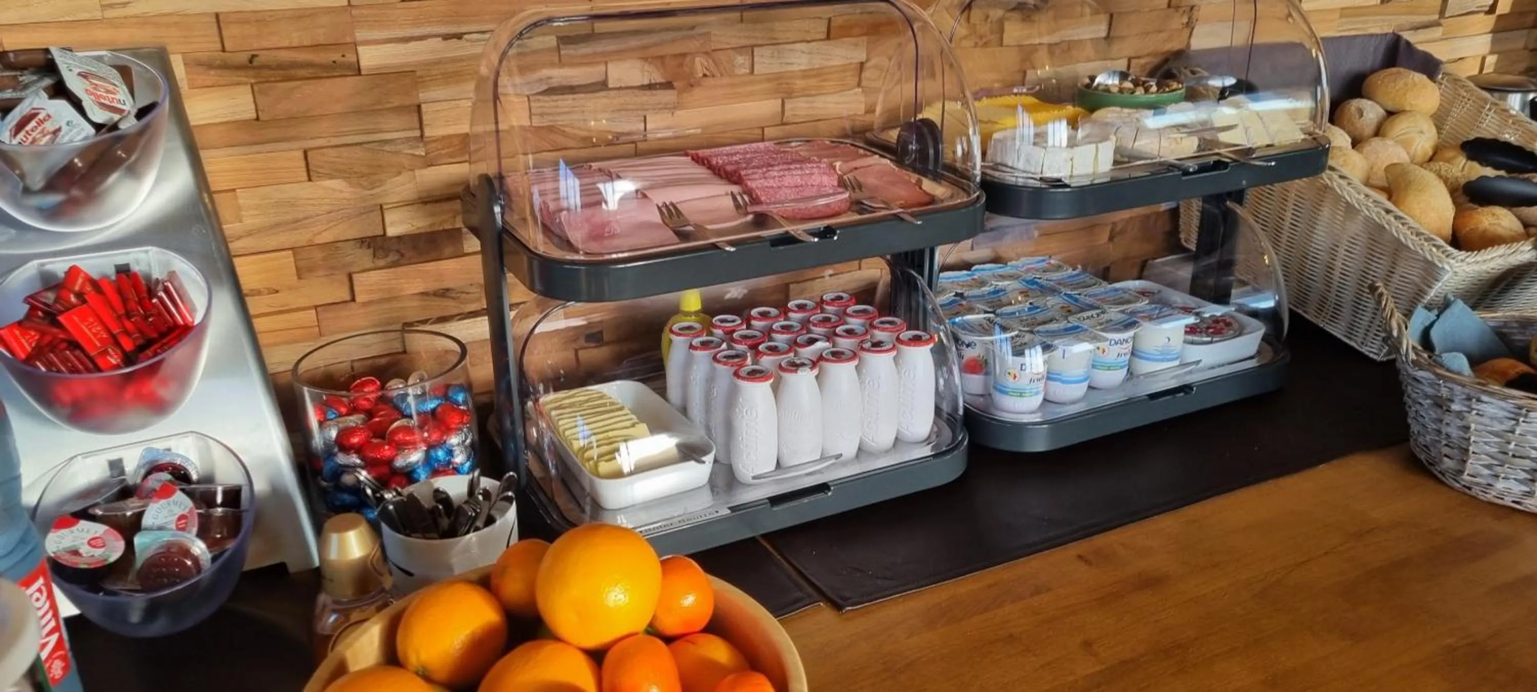 Buffet breakfast in Hotel Westendia and Free Parking Top Breakfast