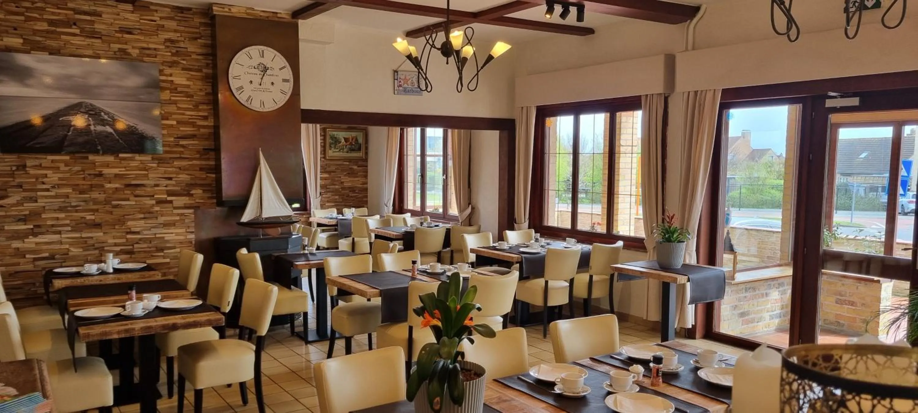 Breakfast in Hotel Westendia and Free Parking Top Breakfast