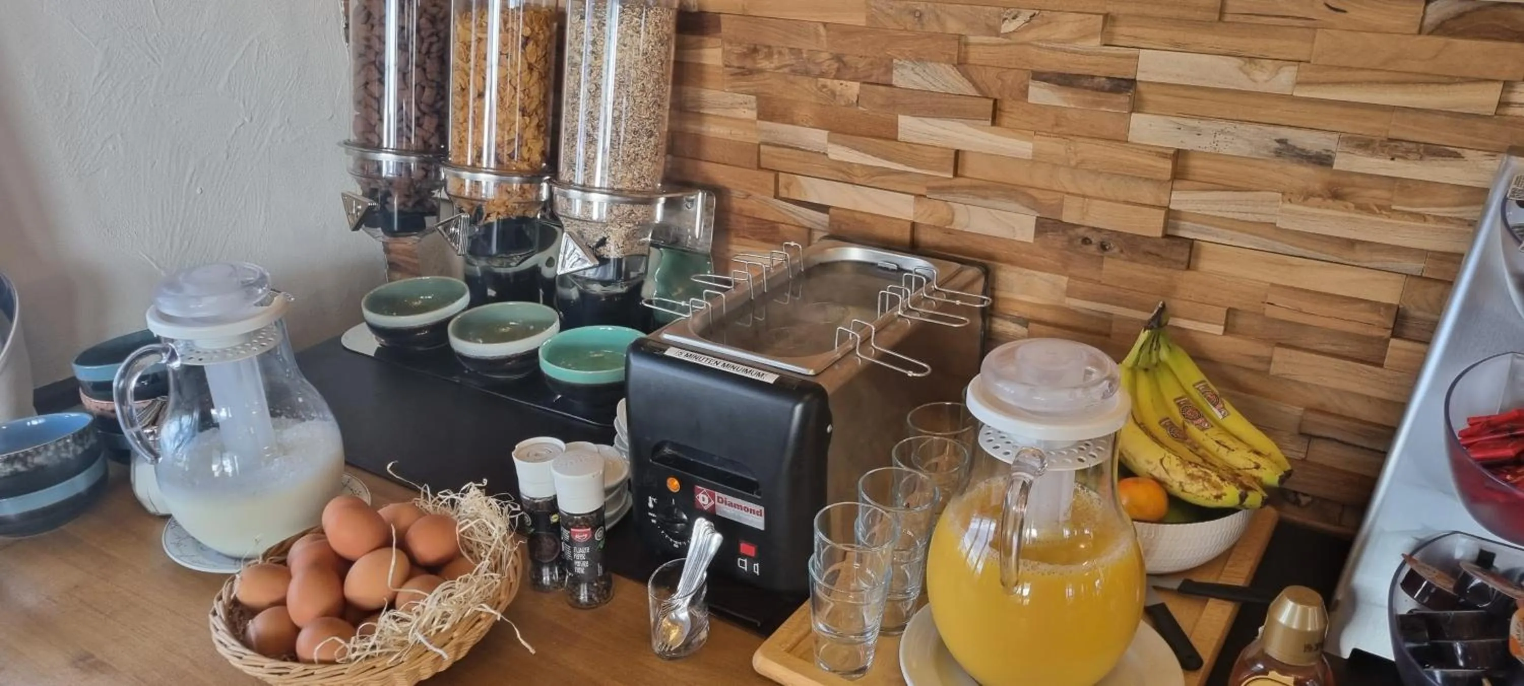 Restaurant/places to eat in Hotel Westendia and Free Parking Top Breakfast