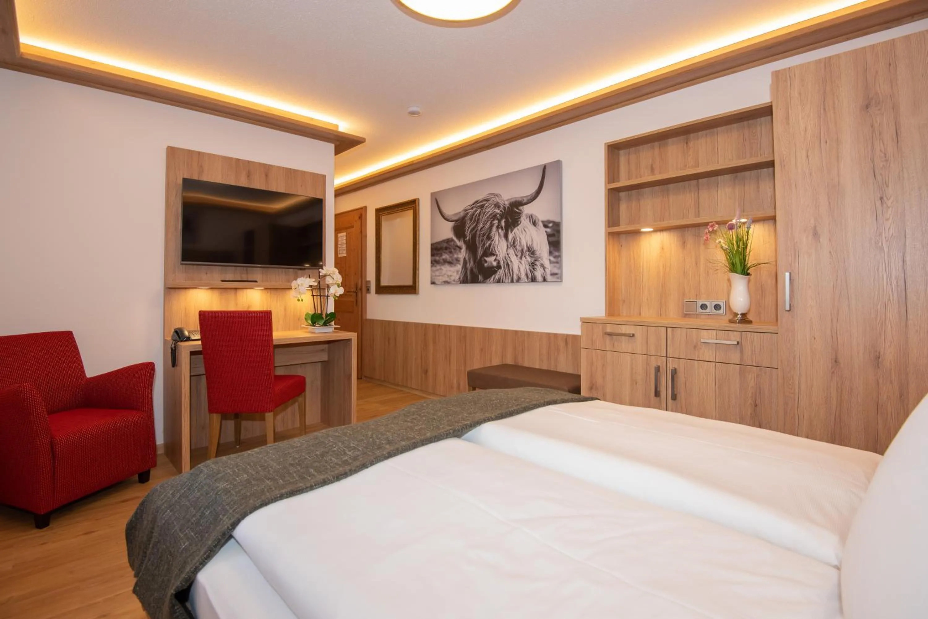 Photo of the whole room, Bed in Pension Ludwig Thoma