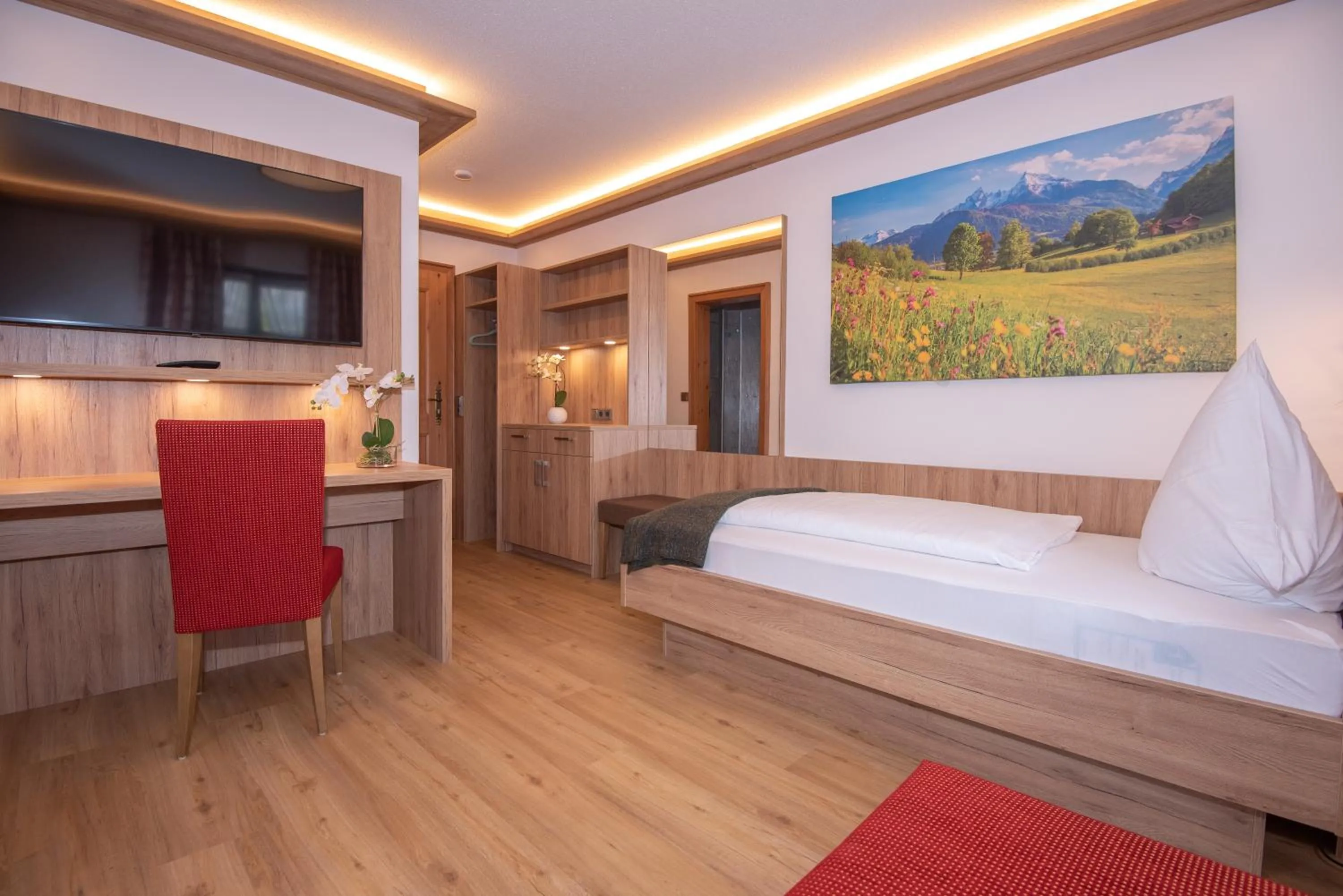 Photo of the whole room, Bed in Pension Ludwig Thoma