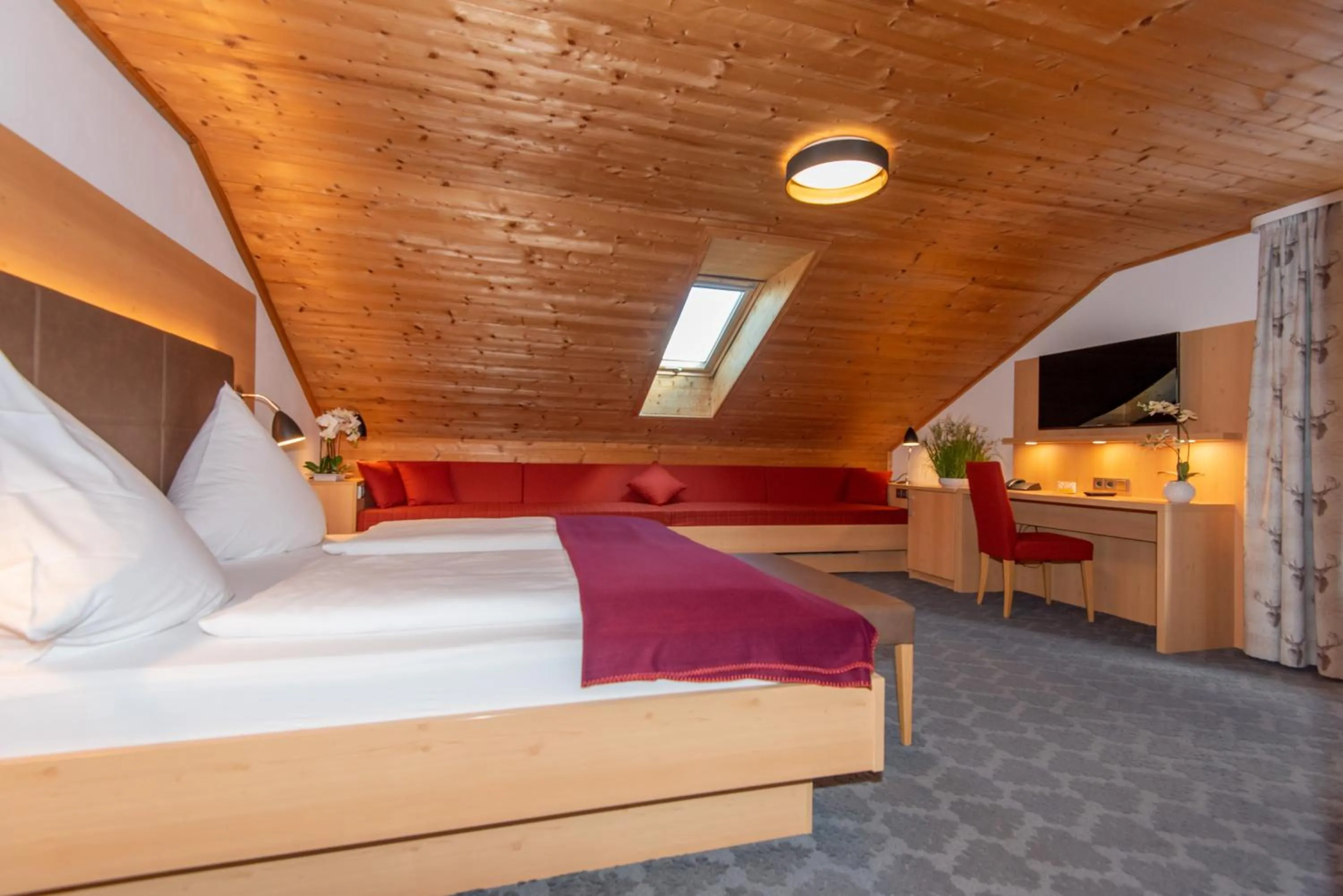 Photo of the whole room, Bed in Pension Ludwig Thoma