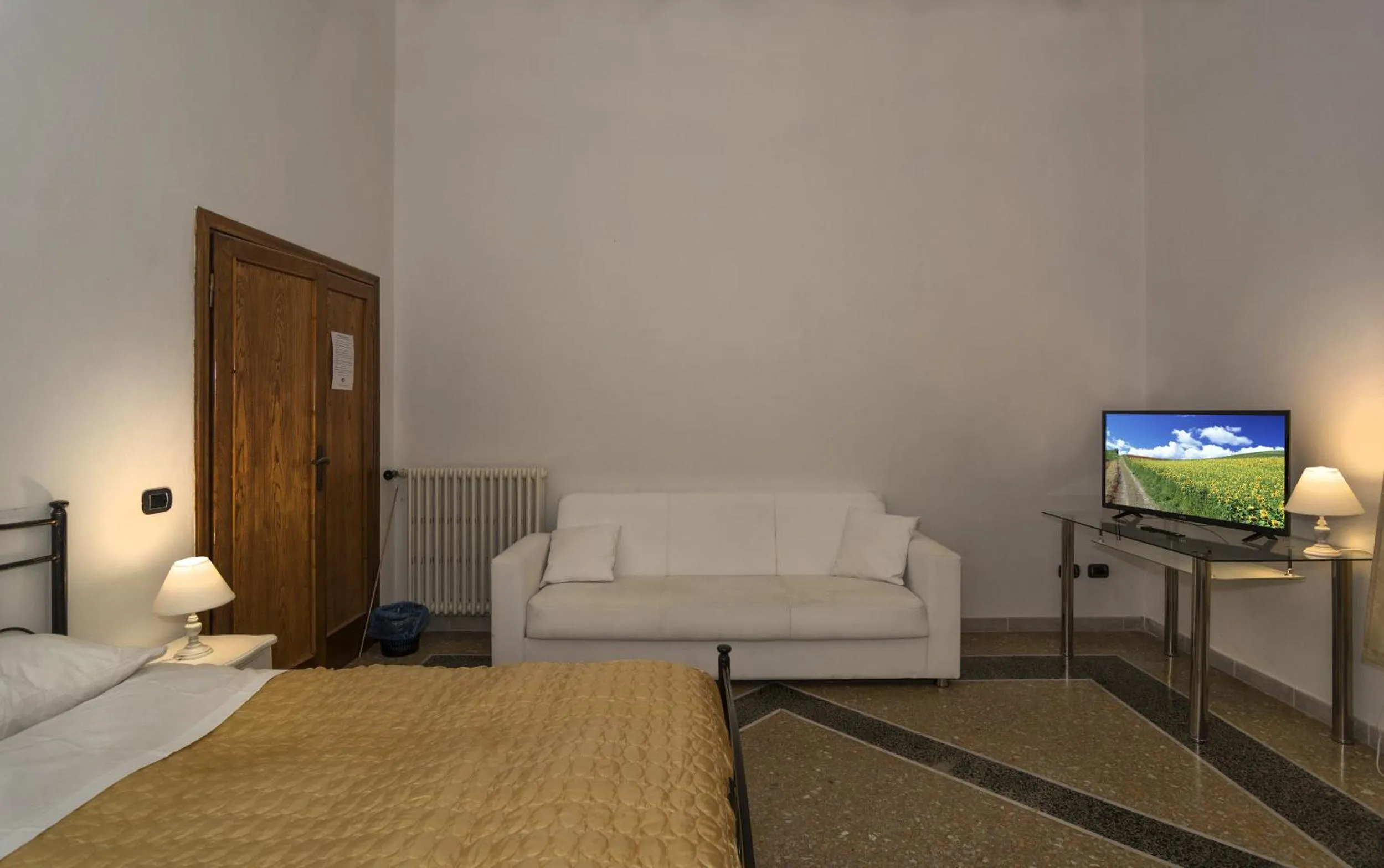 Bed in Holiday Pisa Gare