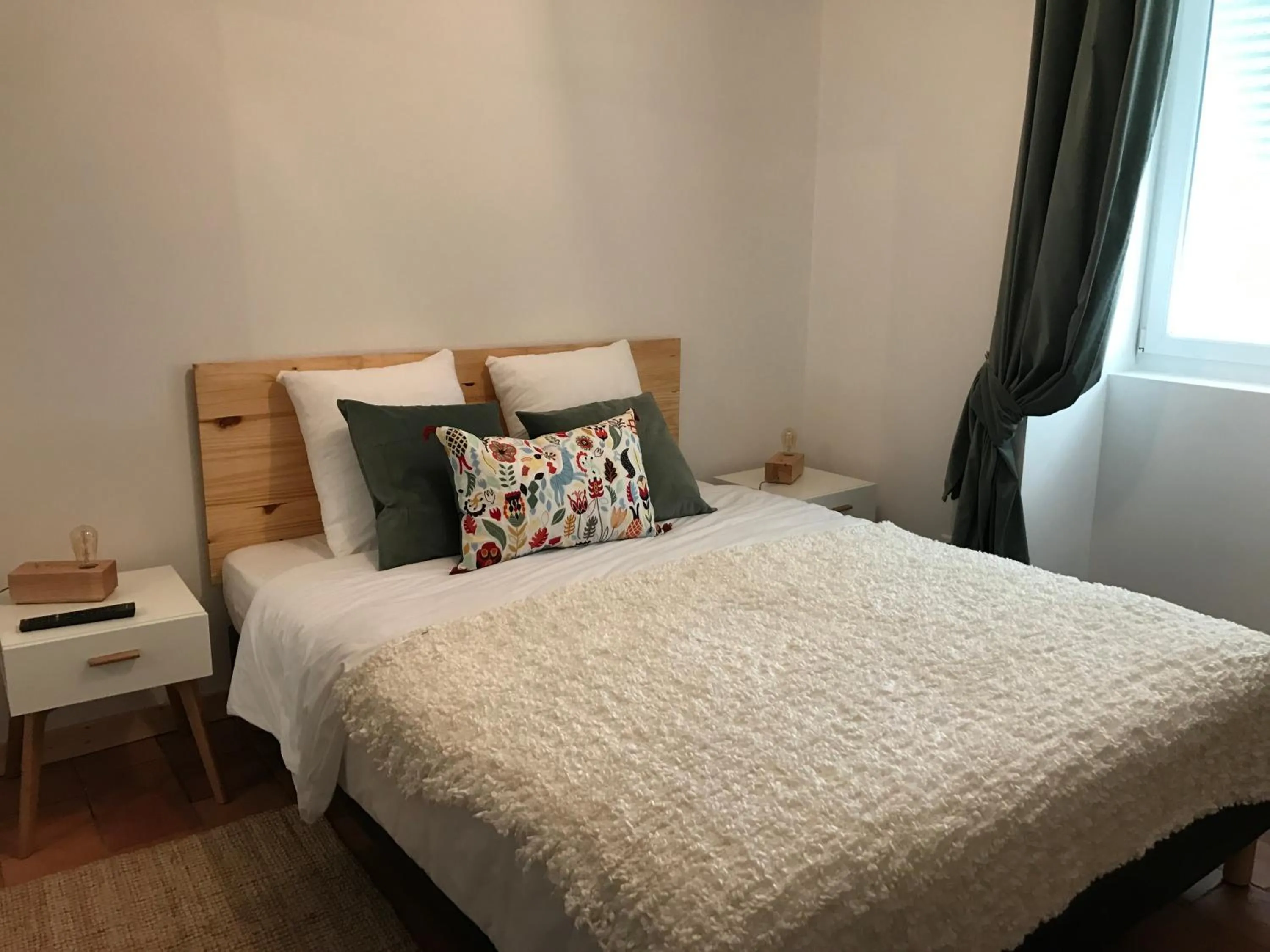 Bed in Logis Hôtel O Lodge