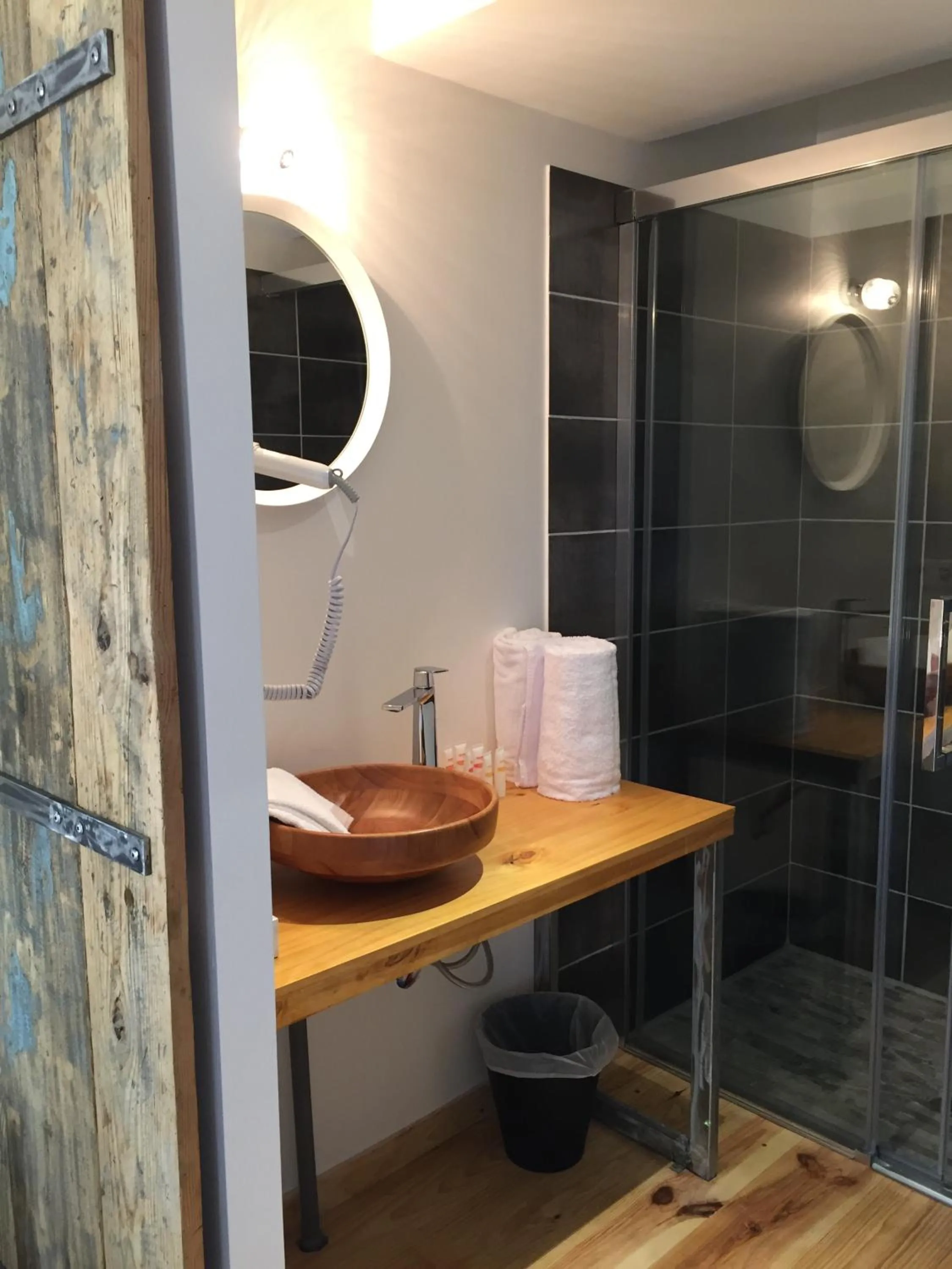 Bathroom in Logis Hôtel O Lodge