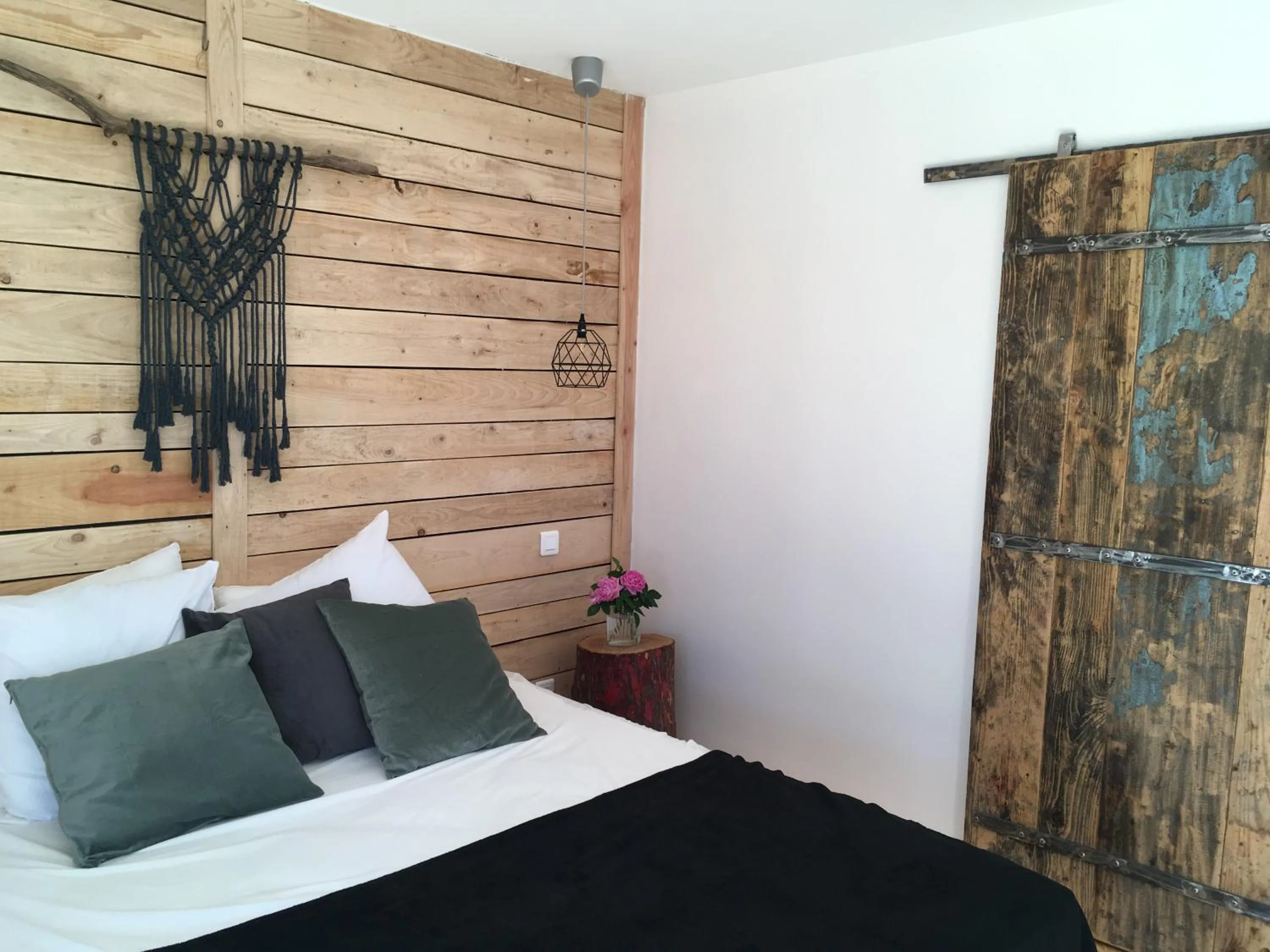 Bedroom, Bed in Logis Hôtel O Lodge