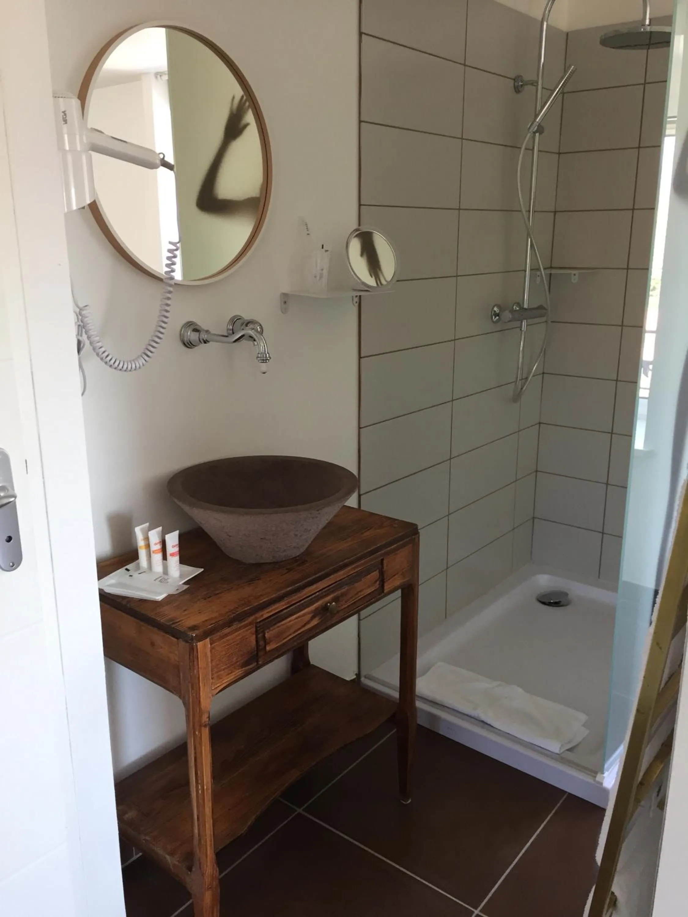Bathroom in Logis Hôtel O Lodge