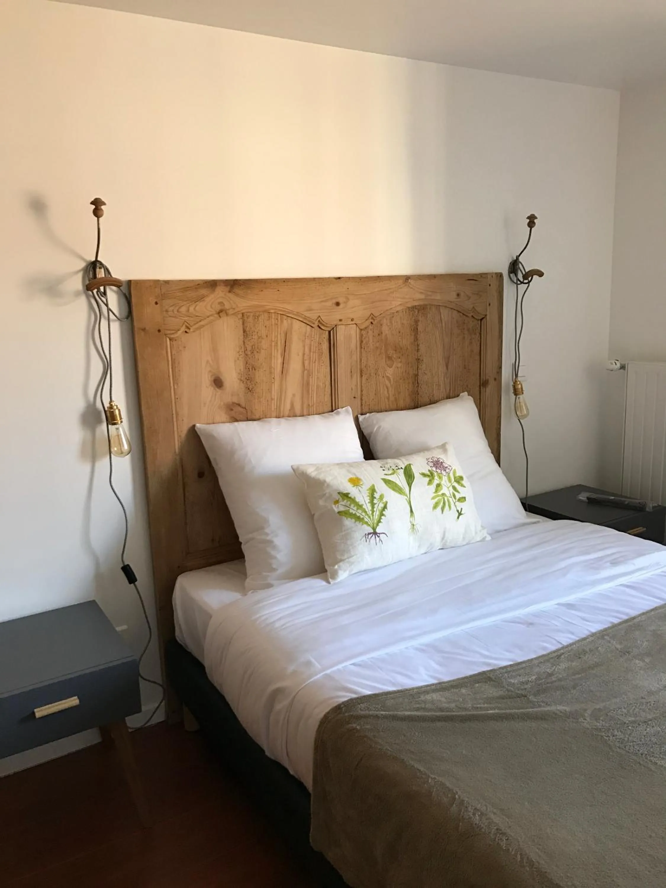Bedroom, Bed in Logis Hôtel O Lodge