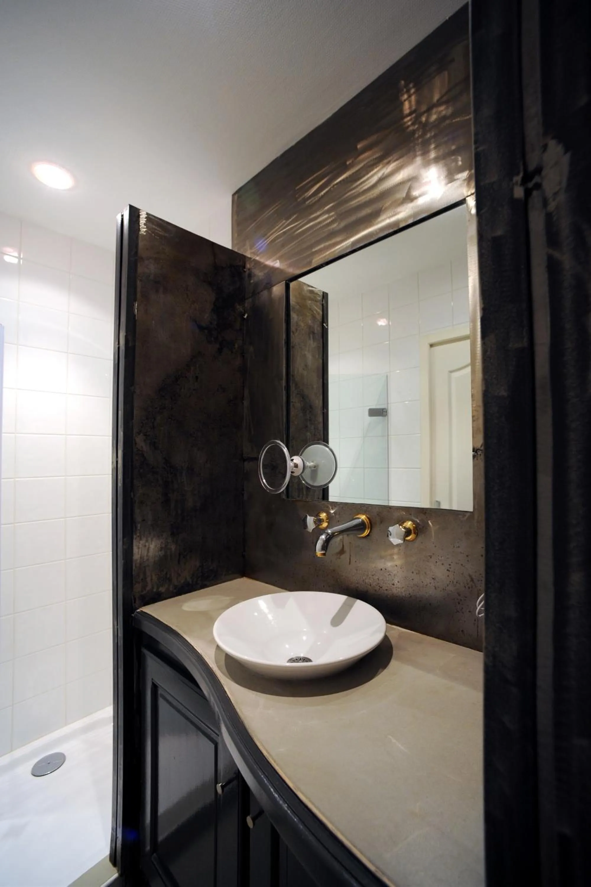 Bathroom in Logis Hôtel O Lodge