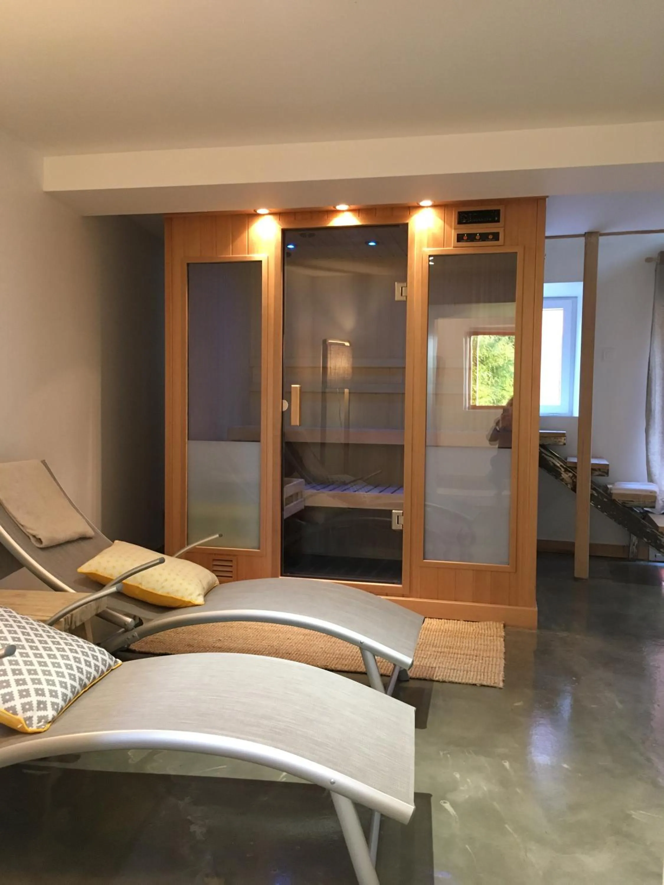 Sauna in Logis Hôtel O Lodge