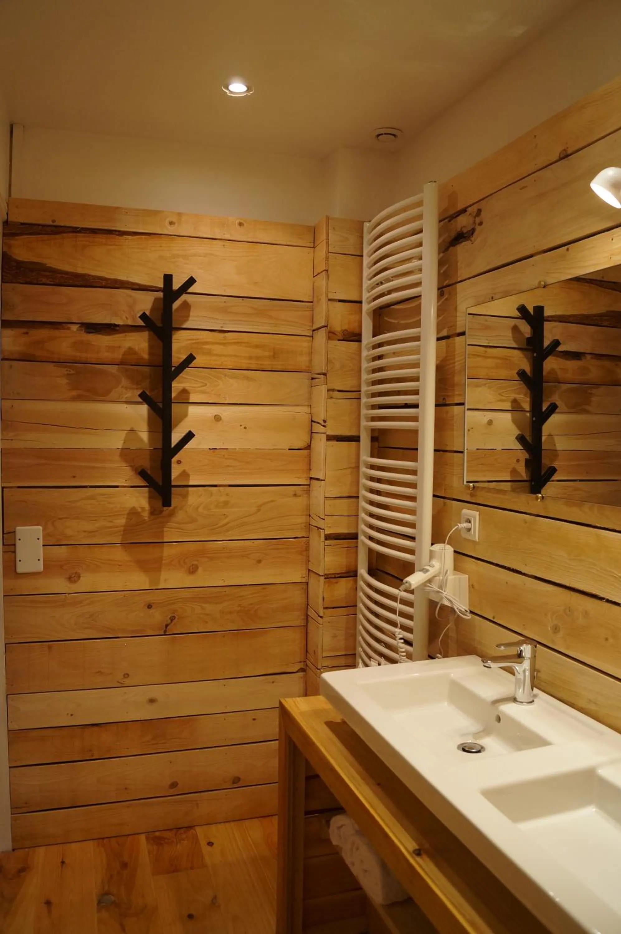 Bathroom in Logis Hôtel O Lodge