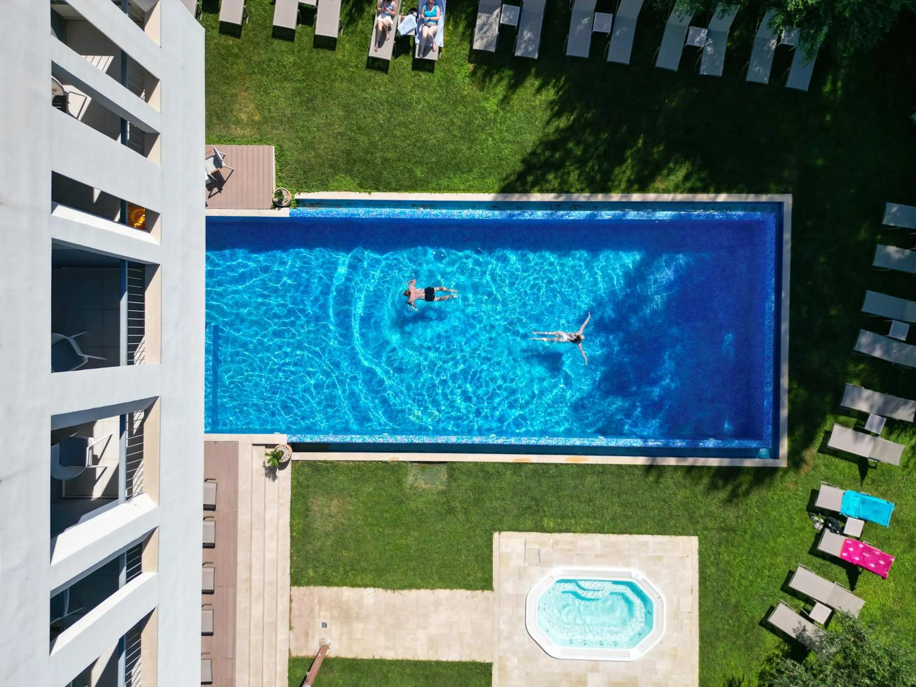 Swimming pool in Hotel Salona Palace