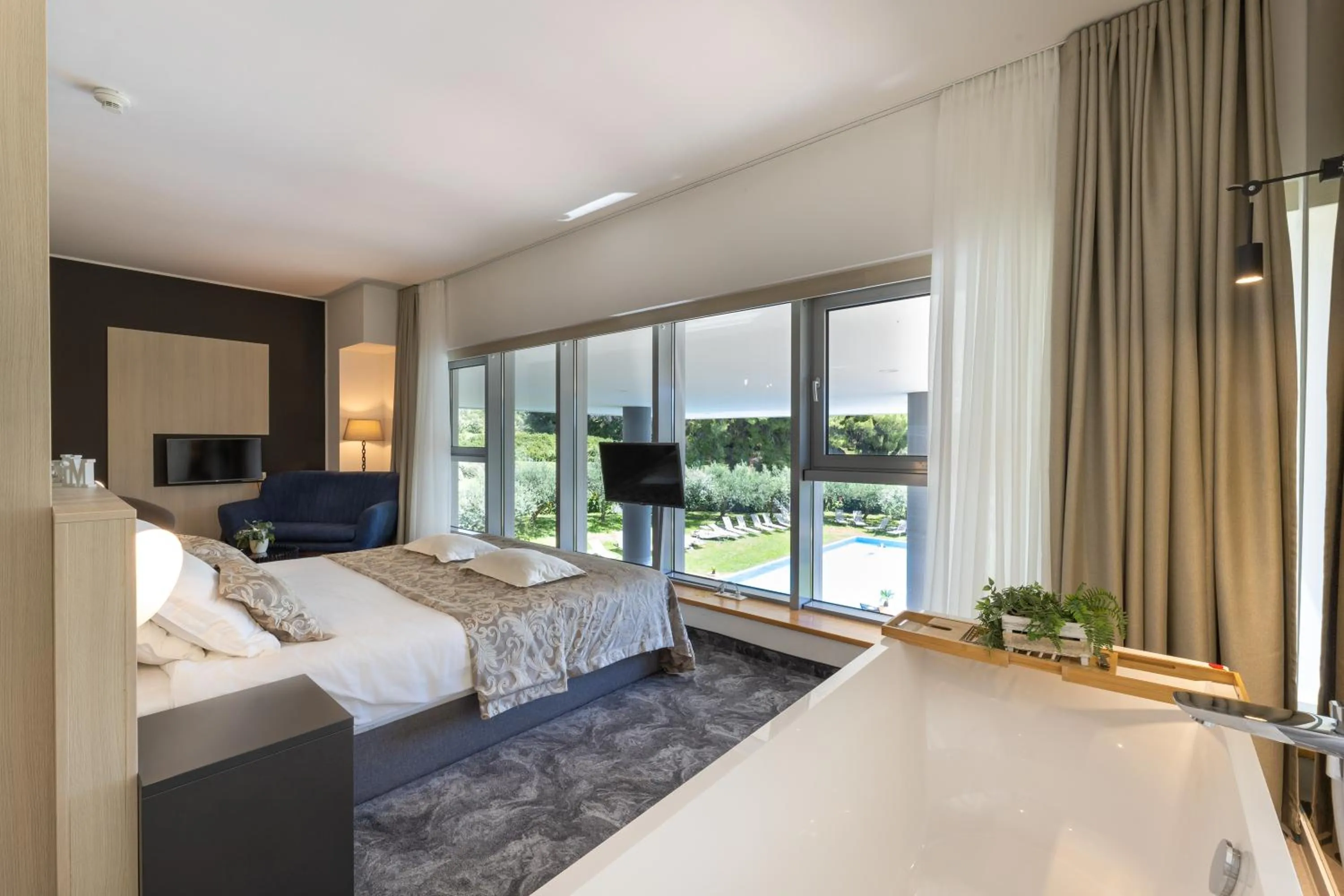 Bedroom, Bed in Hotel Salona Palace