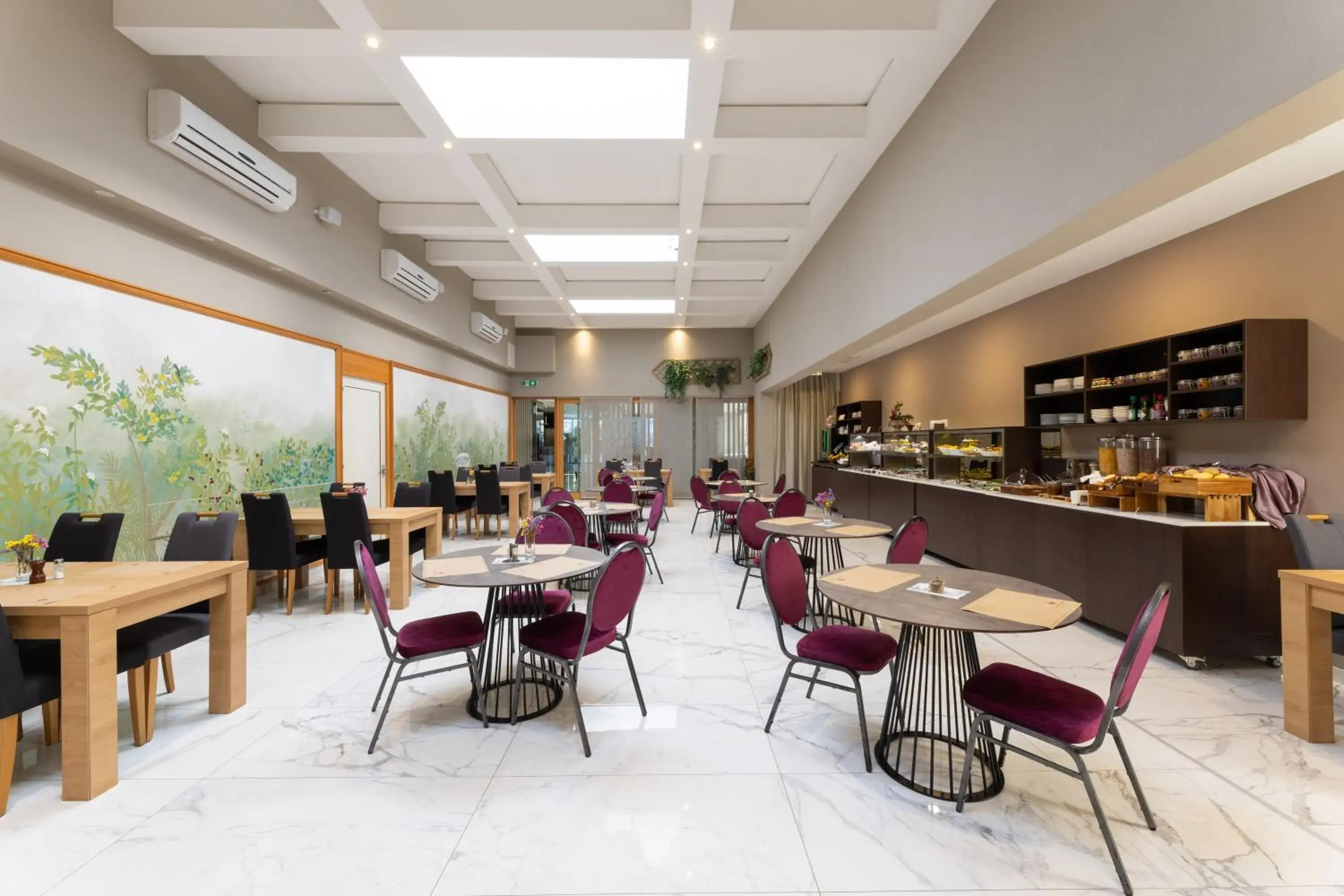 Breakfast in Hotel Salona Palace Breakfast in Hotel Salona Palace