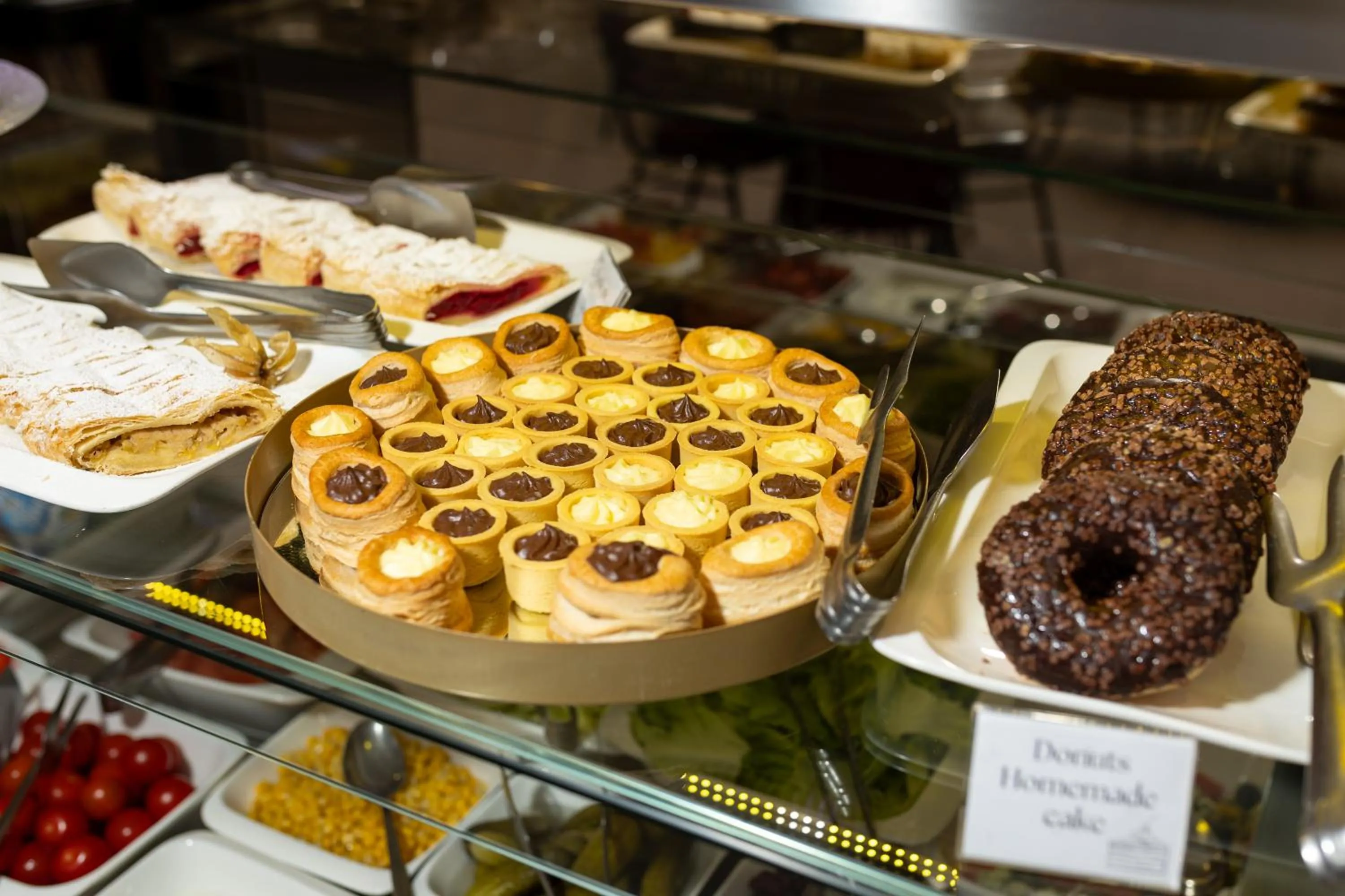 Breakfast in Hotel Salona Palace