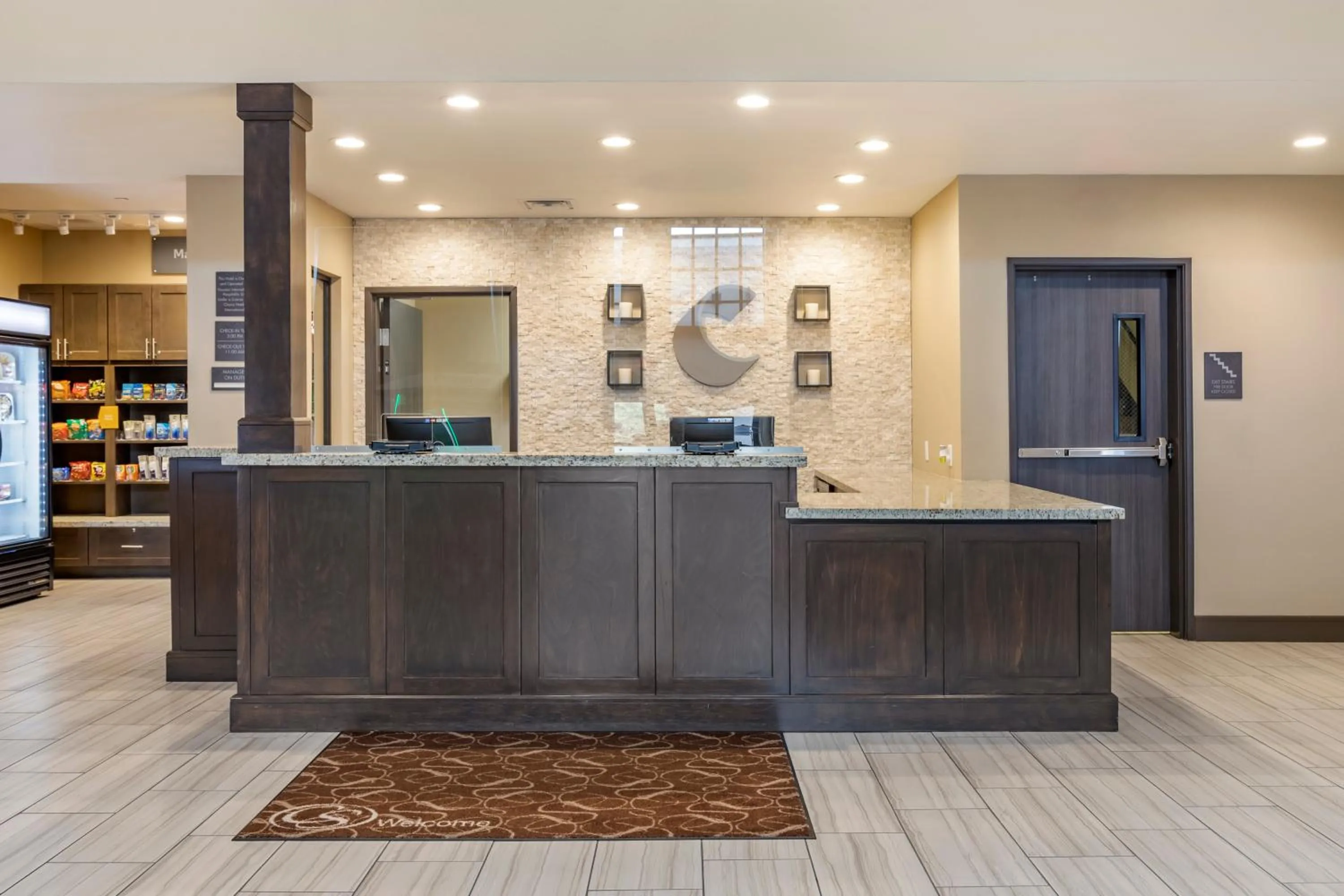 Lobby or reception in Comfort Suites Near Sam Houston Race Park