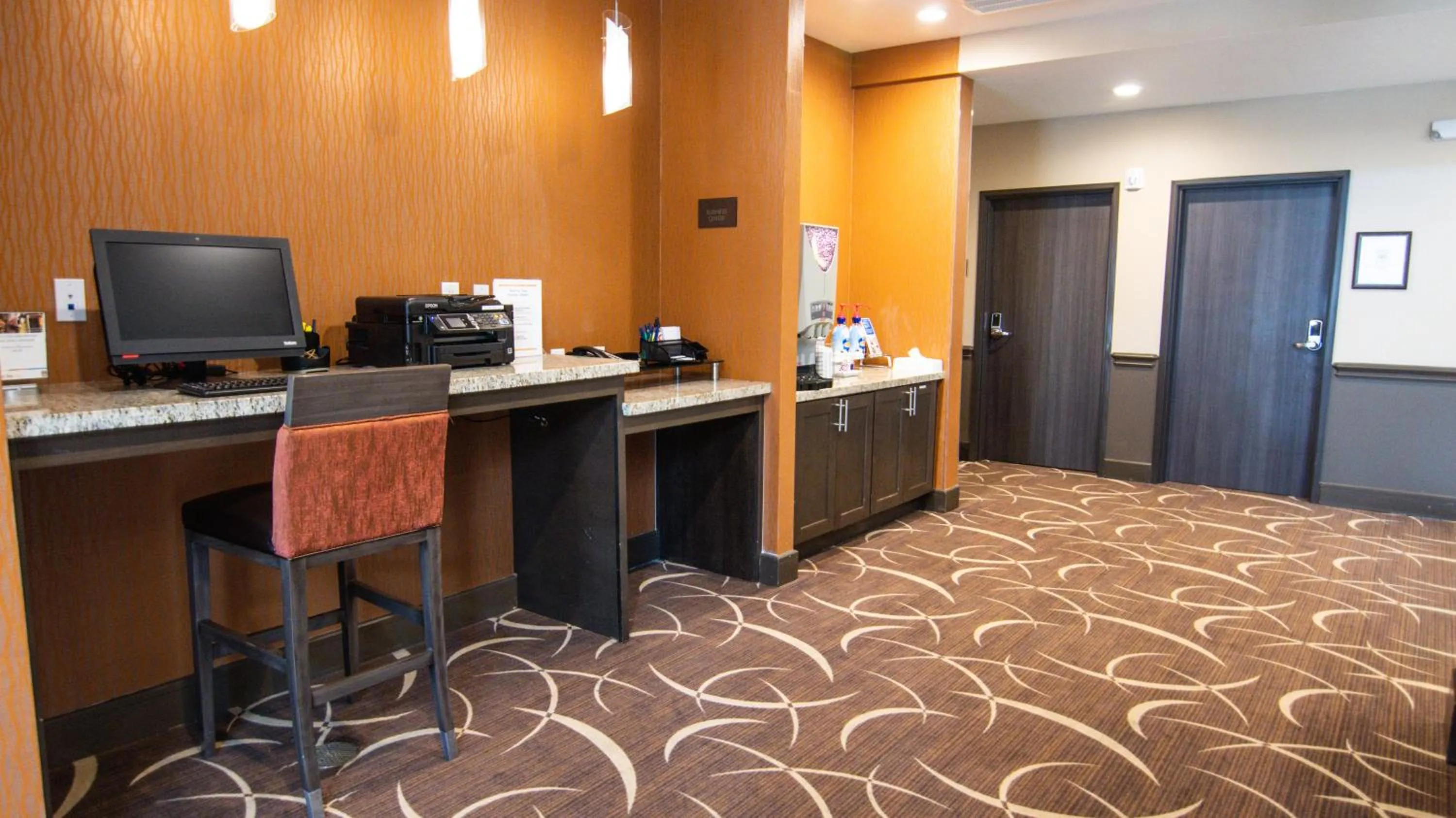 Business facilities in Comfort Suites Near Sam Houston Race Park