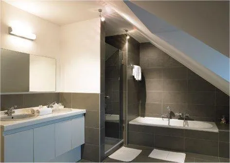 Bathroom in Hotel Salons De Vrede