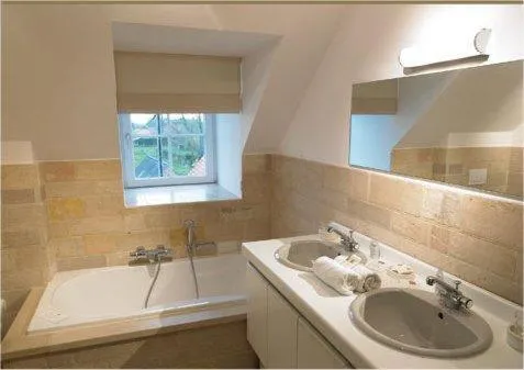 Bathroom in Hotel Salons De Vrede