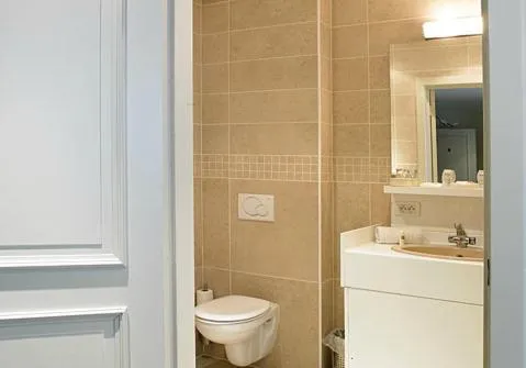 Bathroom in Hotel Salons De Vrede