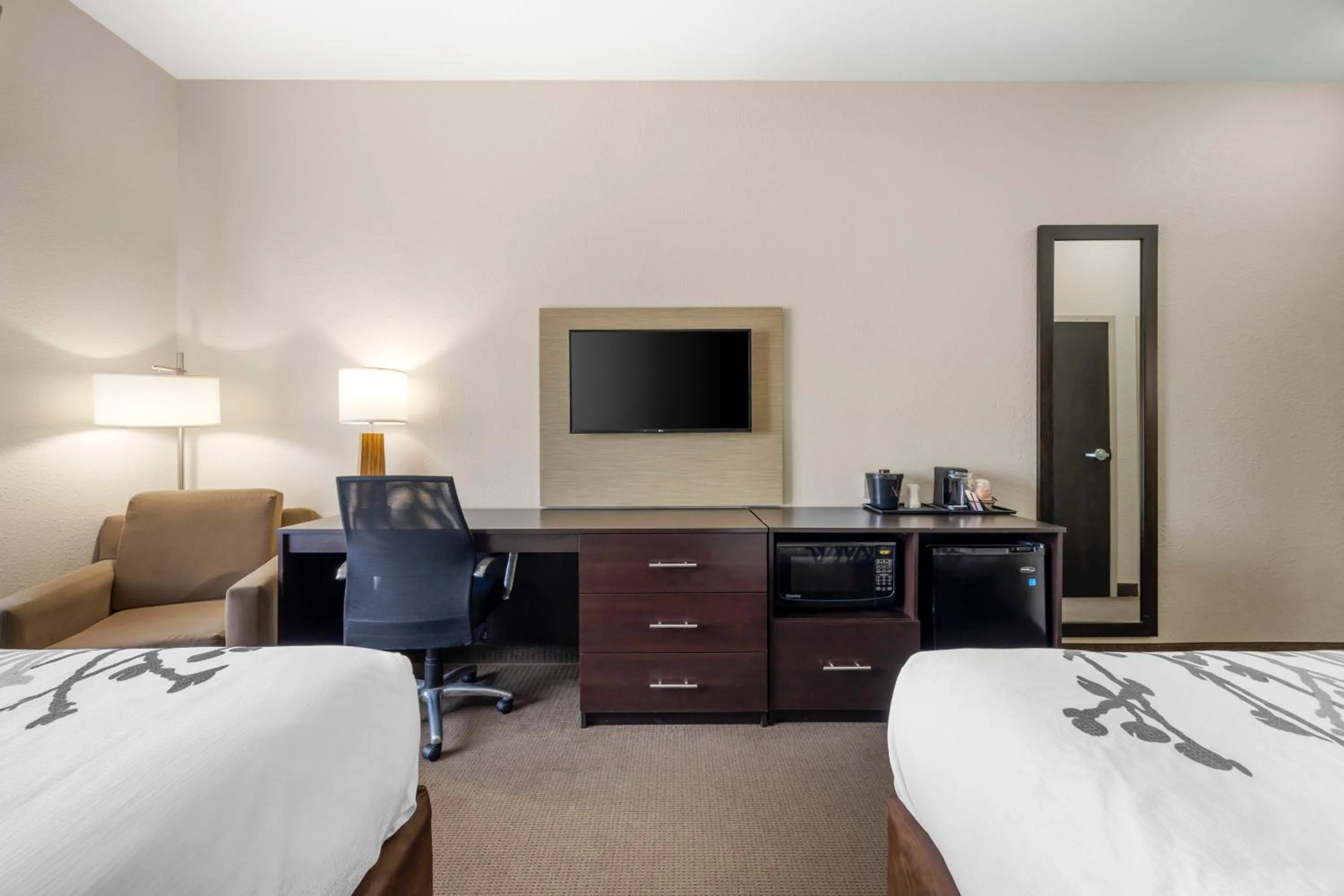 Bed in Sleep Inn & Suites Columbia