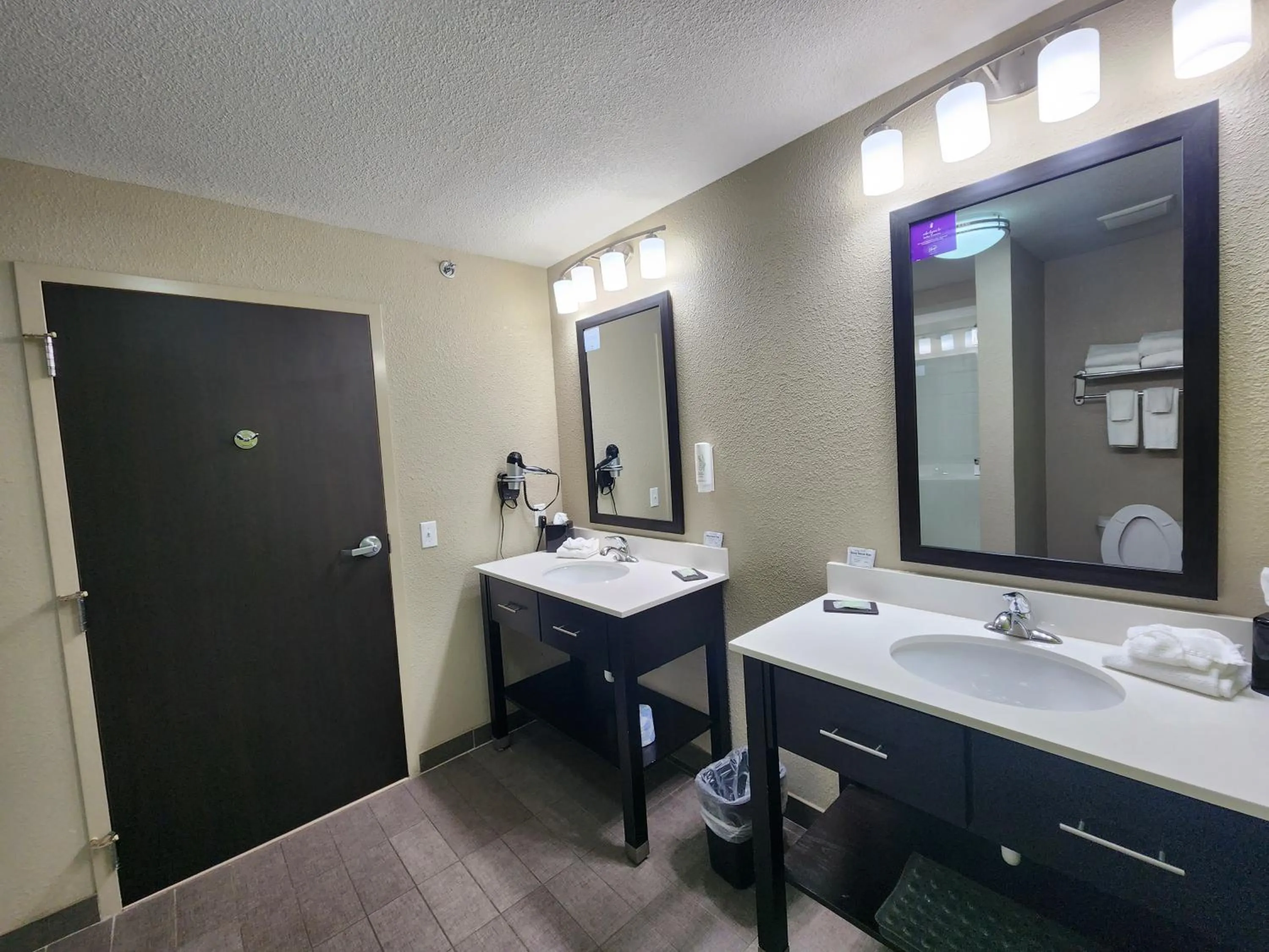 Bathroom in Sleep Inn & Suites Columbia