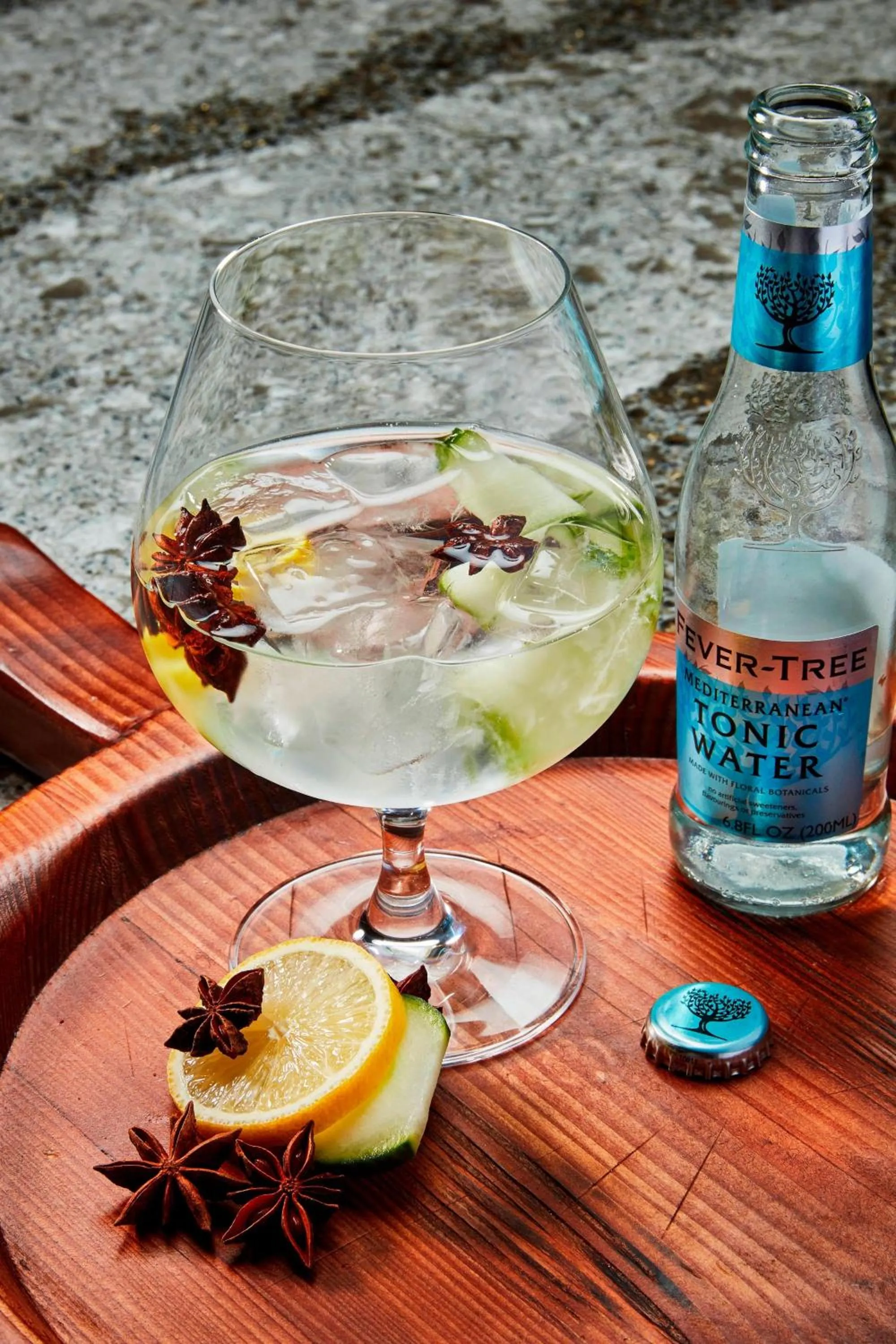 Lounge or bar in AC Hotel by Marriott Cincinnati at The Banks