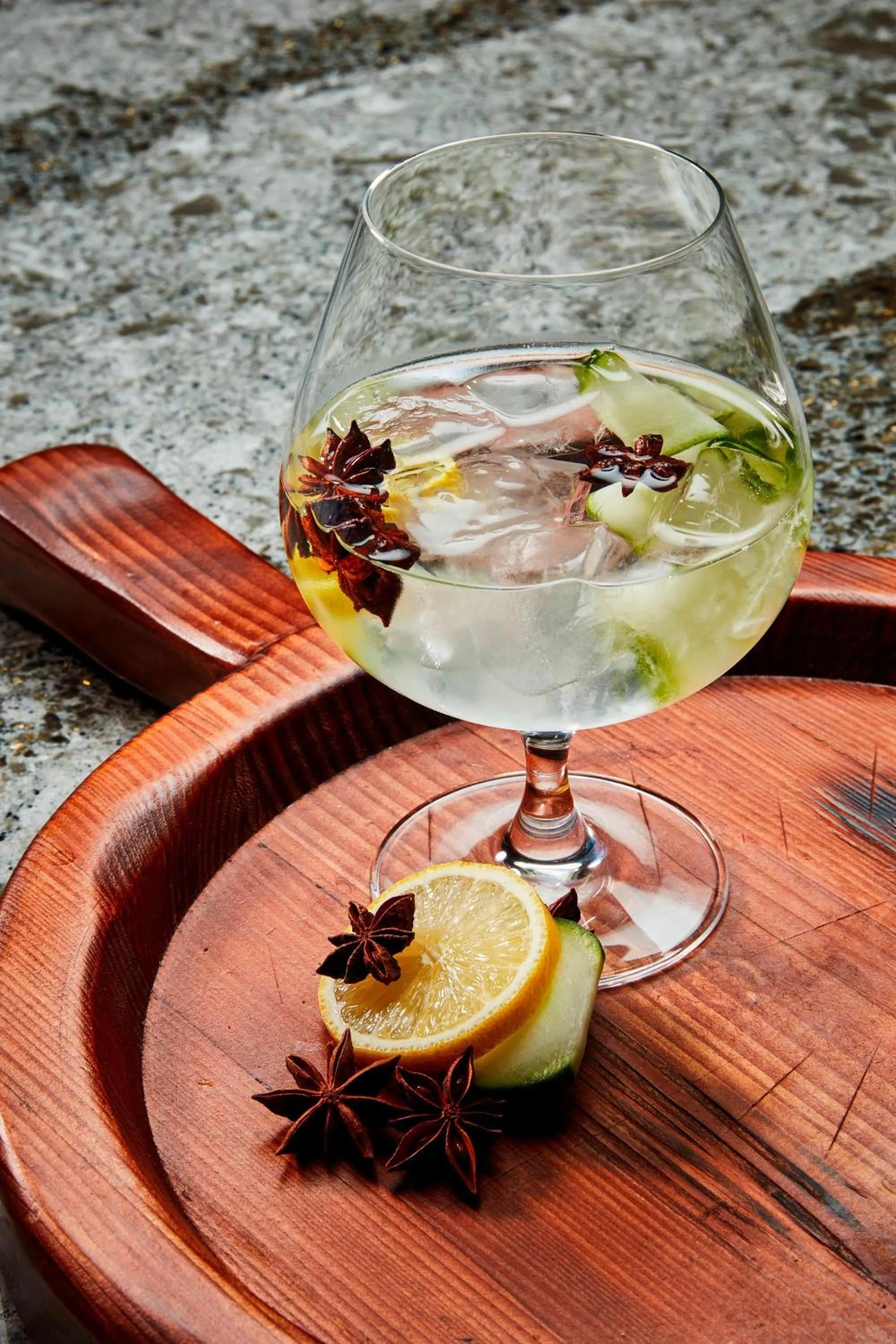 Lounge or bar in AC Hotel by Marriott Cincinnati at The Banks