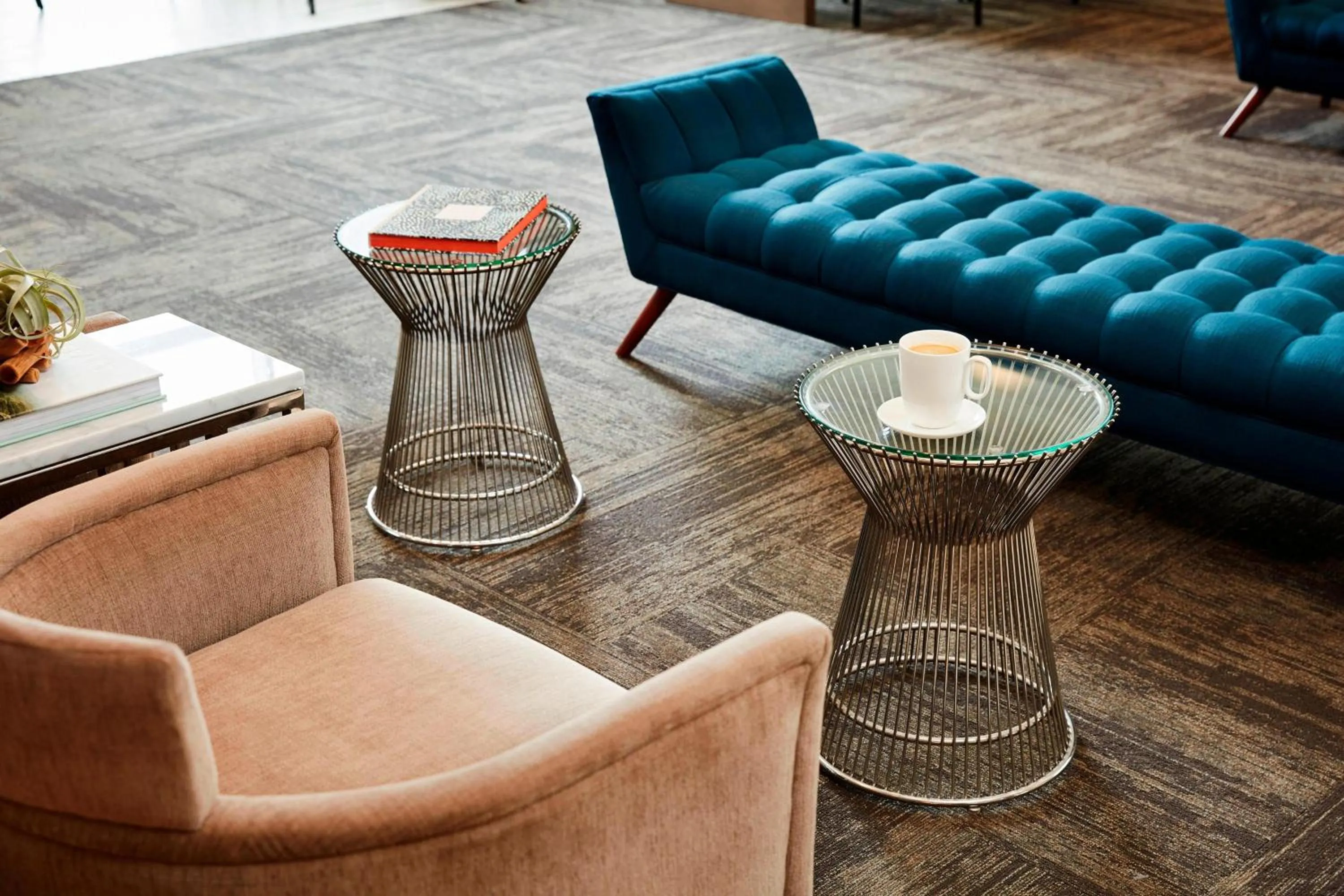 Lounge or bar in AC Hotel by Marriott Cincinnati at The Banks