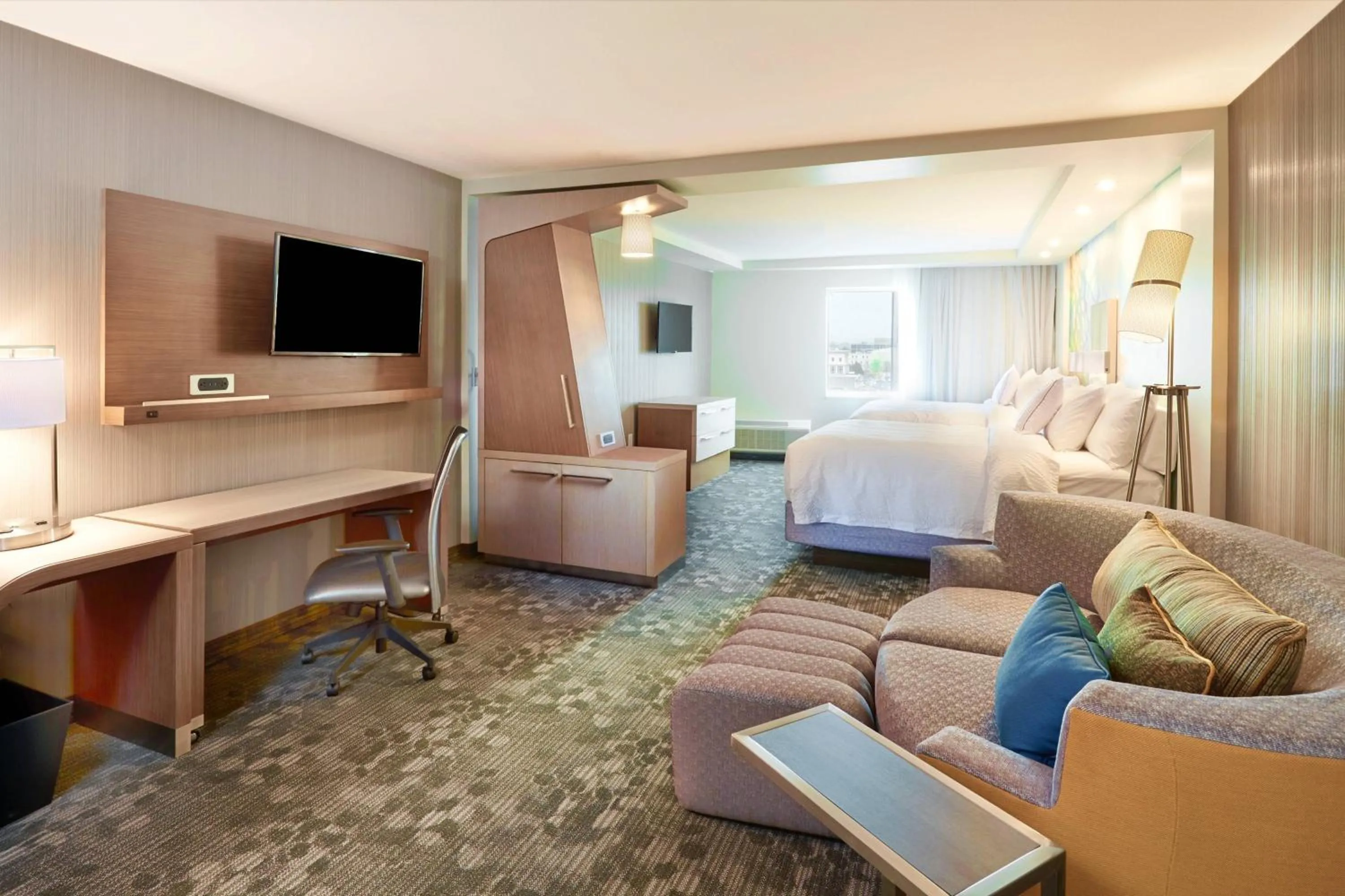 Photo of the whole room, Bed in Courtyard by Marriott Rome