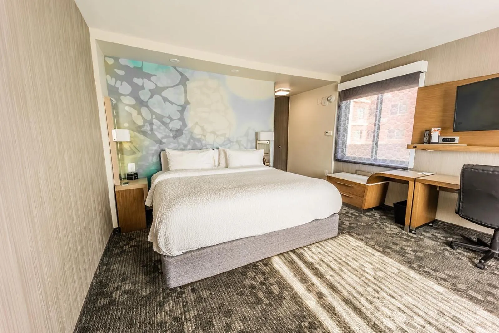 Guests, Bed in Courtyard by Marriott Rome