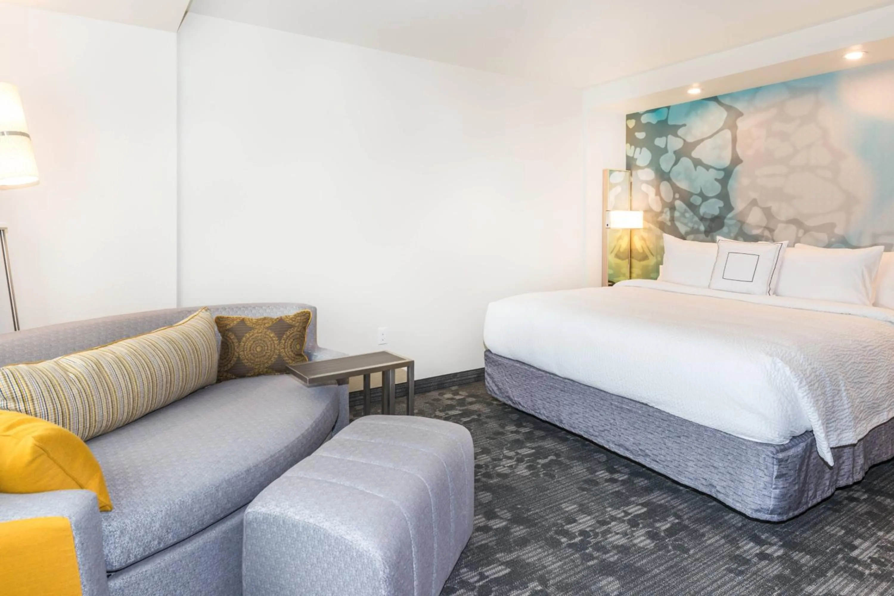 Photo of the whole room, Bed in Courtyard by Marriott Somerset