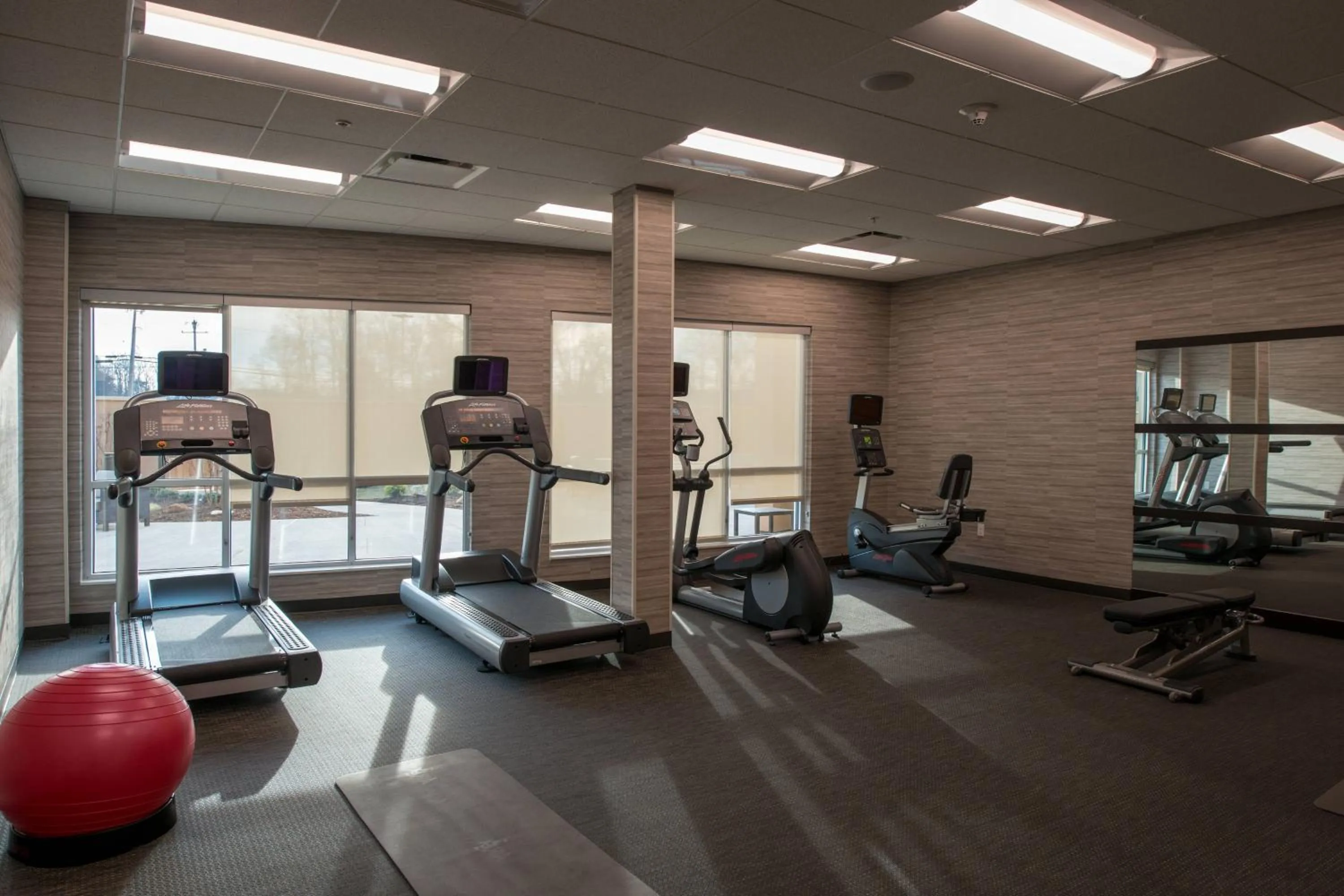 Fitness centre/facilities in Courtyard by Marriott Somerset