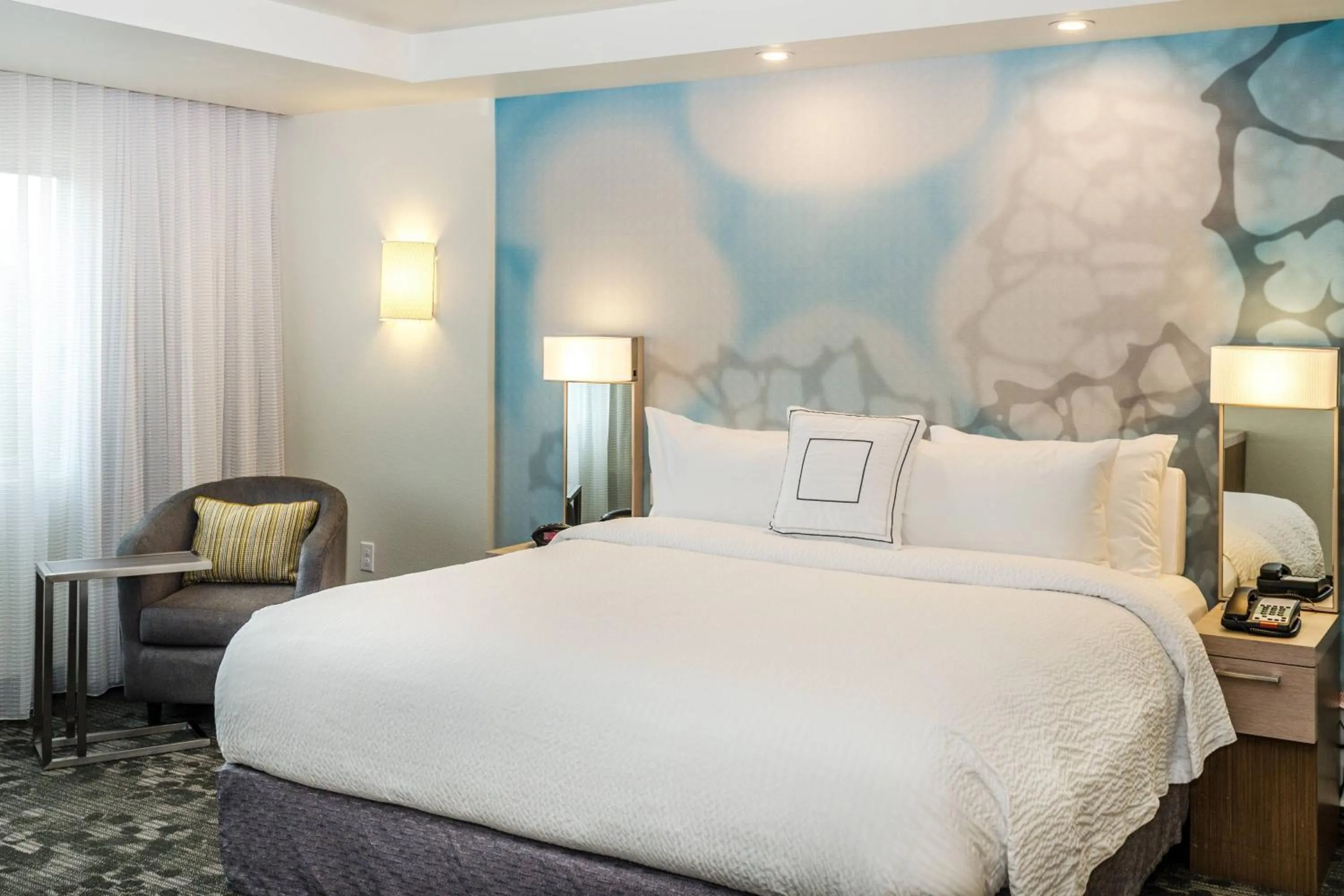 Bedroom, Bed in Courtyard by Marriott Somerset