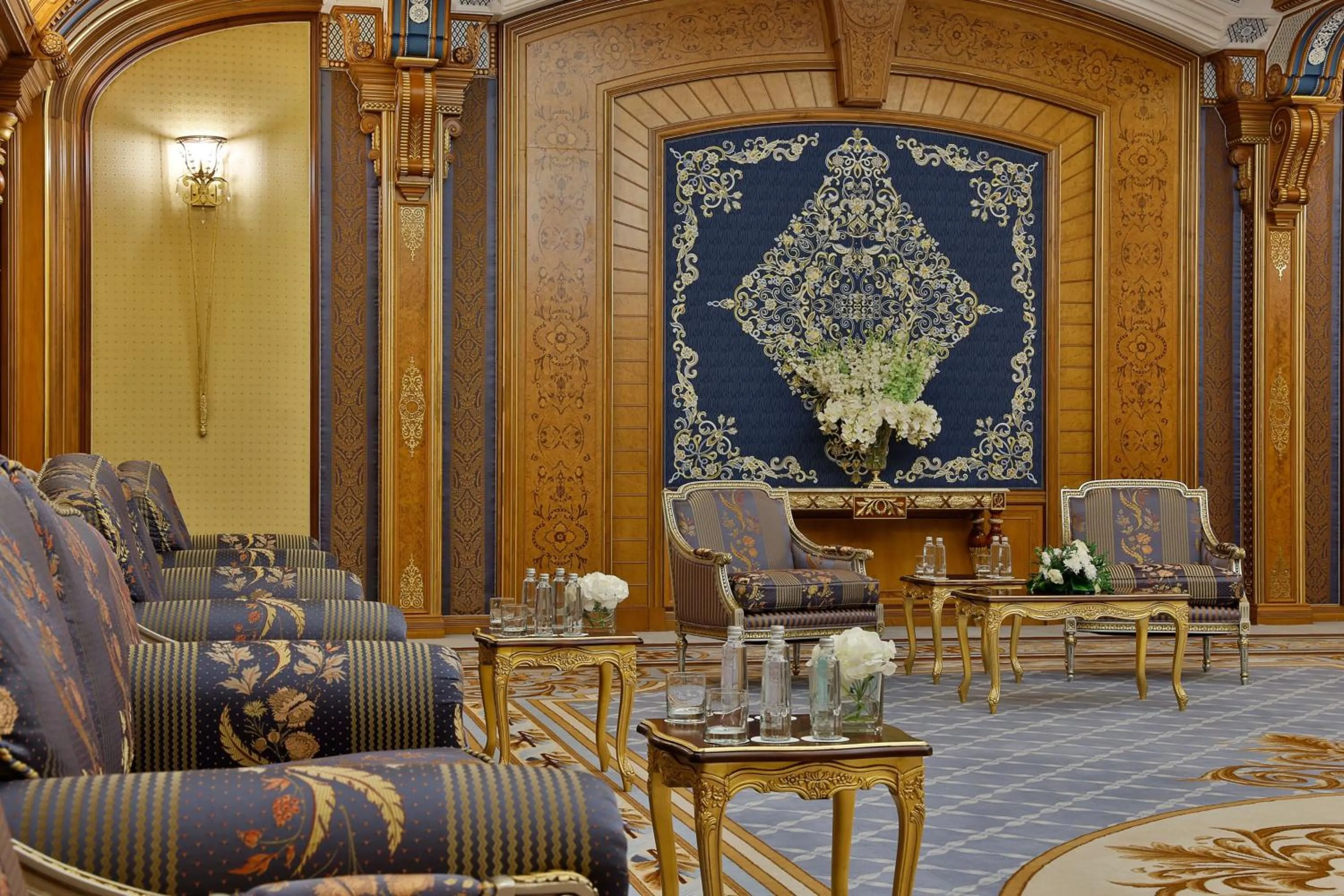 Lounge or bar in The Ritz-Carlton Jeddah