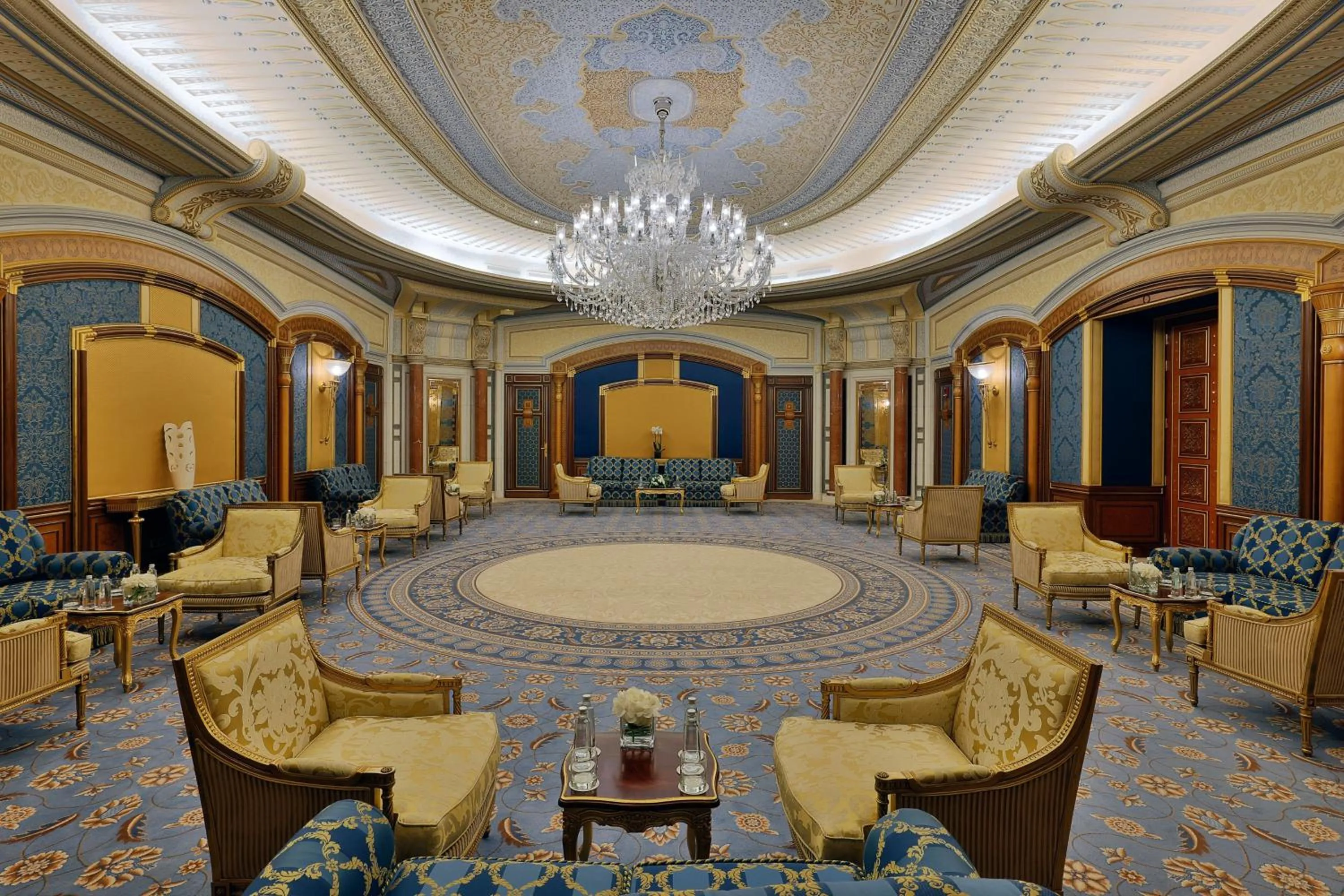 Lounge or bar in The Ritz-Carlton Jeddah