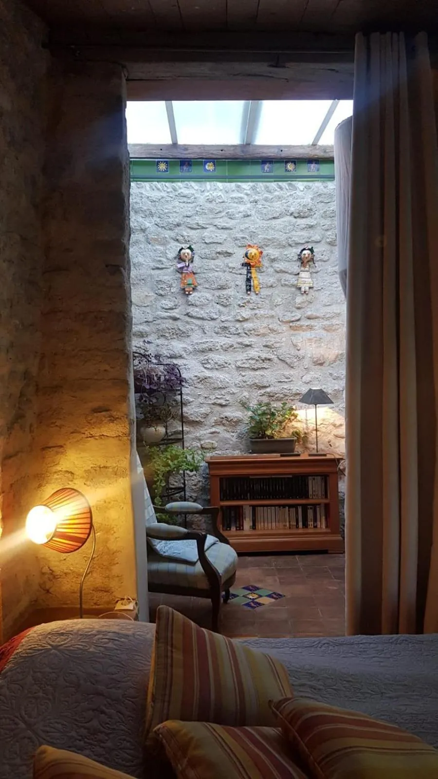 Seating area, Bed in Mazet de Mô
