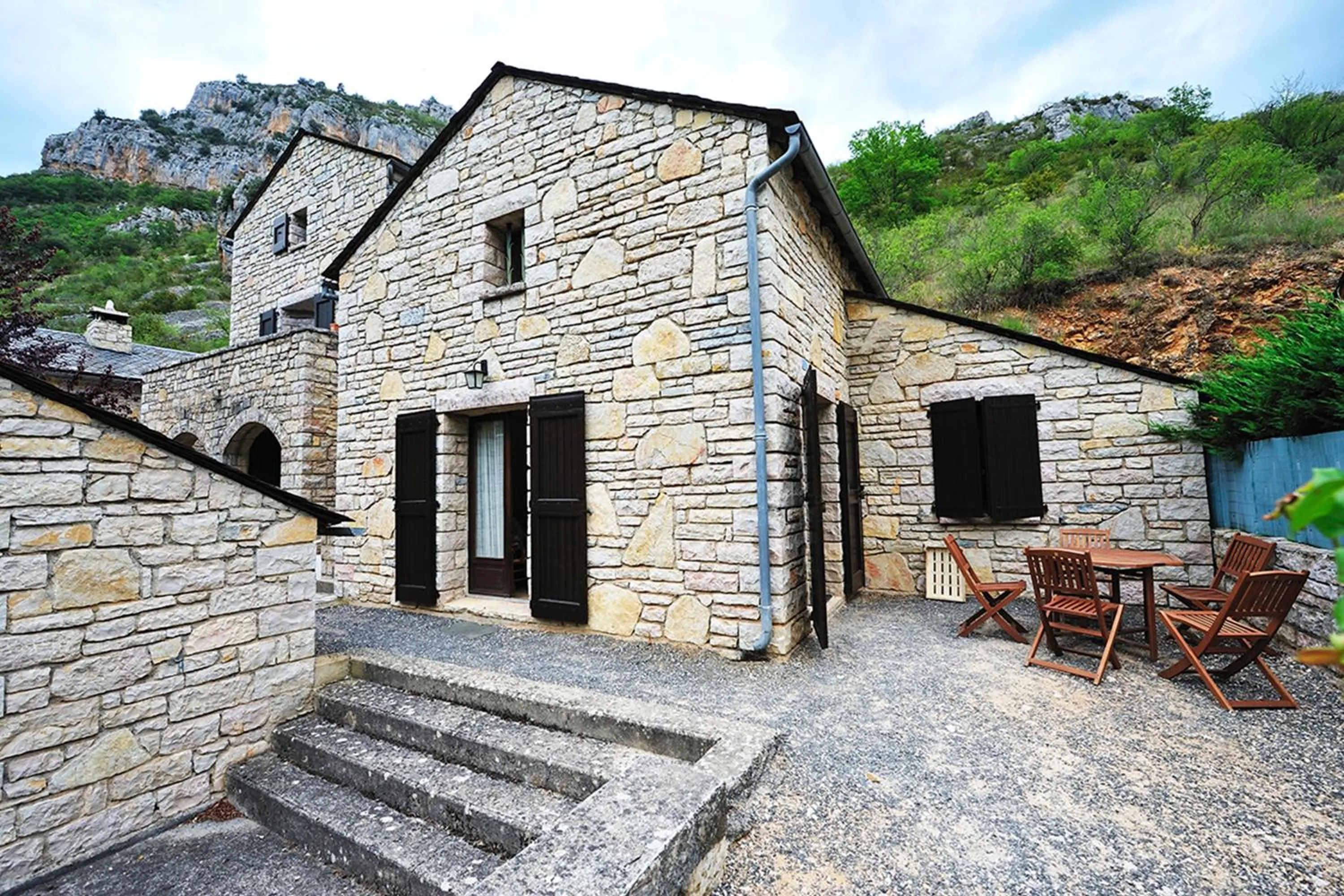 Facade/entrance in Hôtel des Bateliers