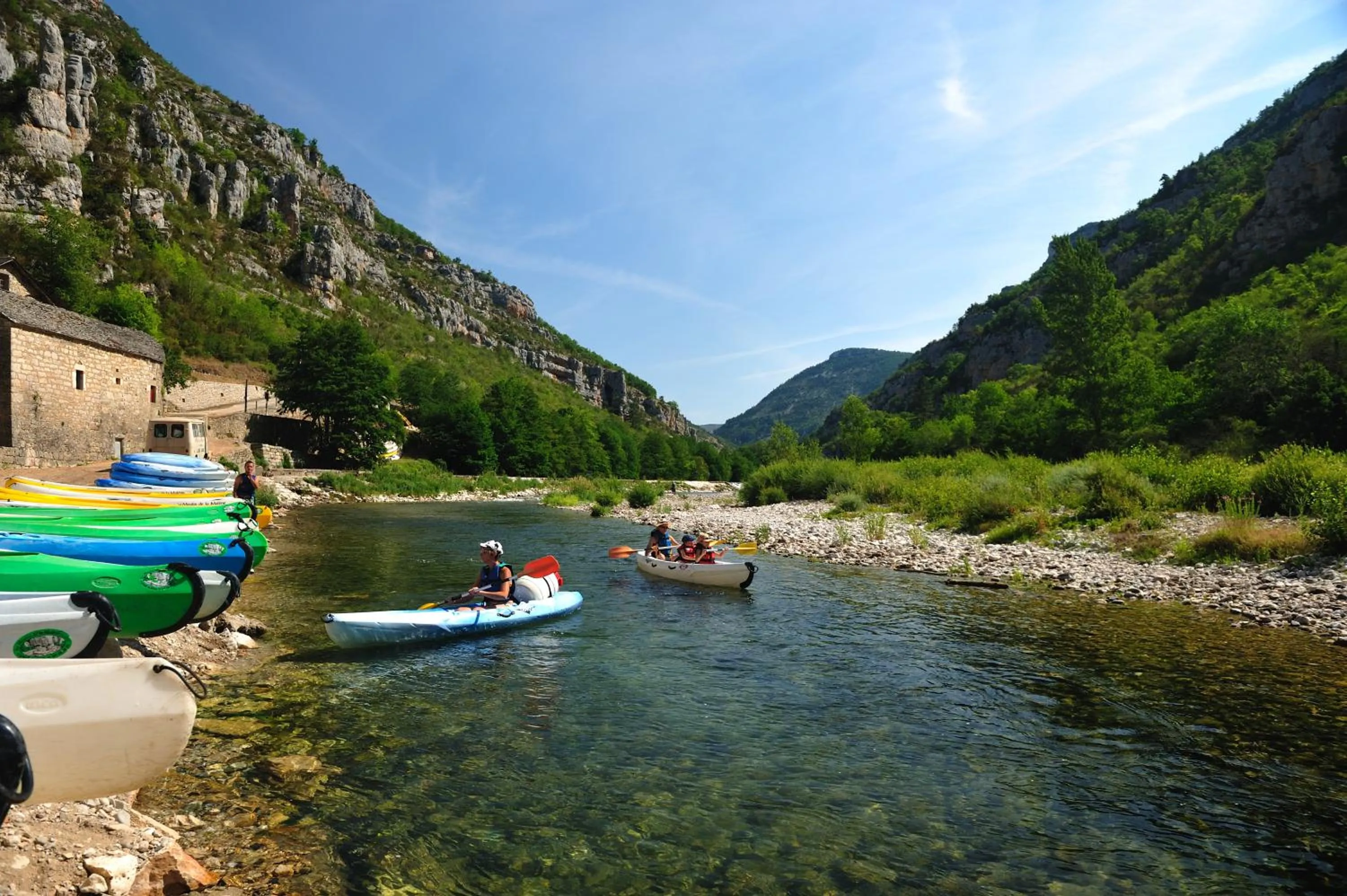 Canoeing in Hôtel des Bateliers