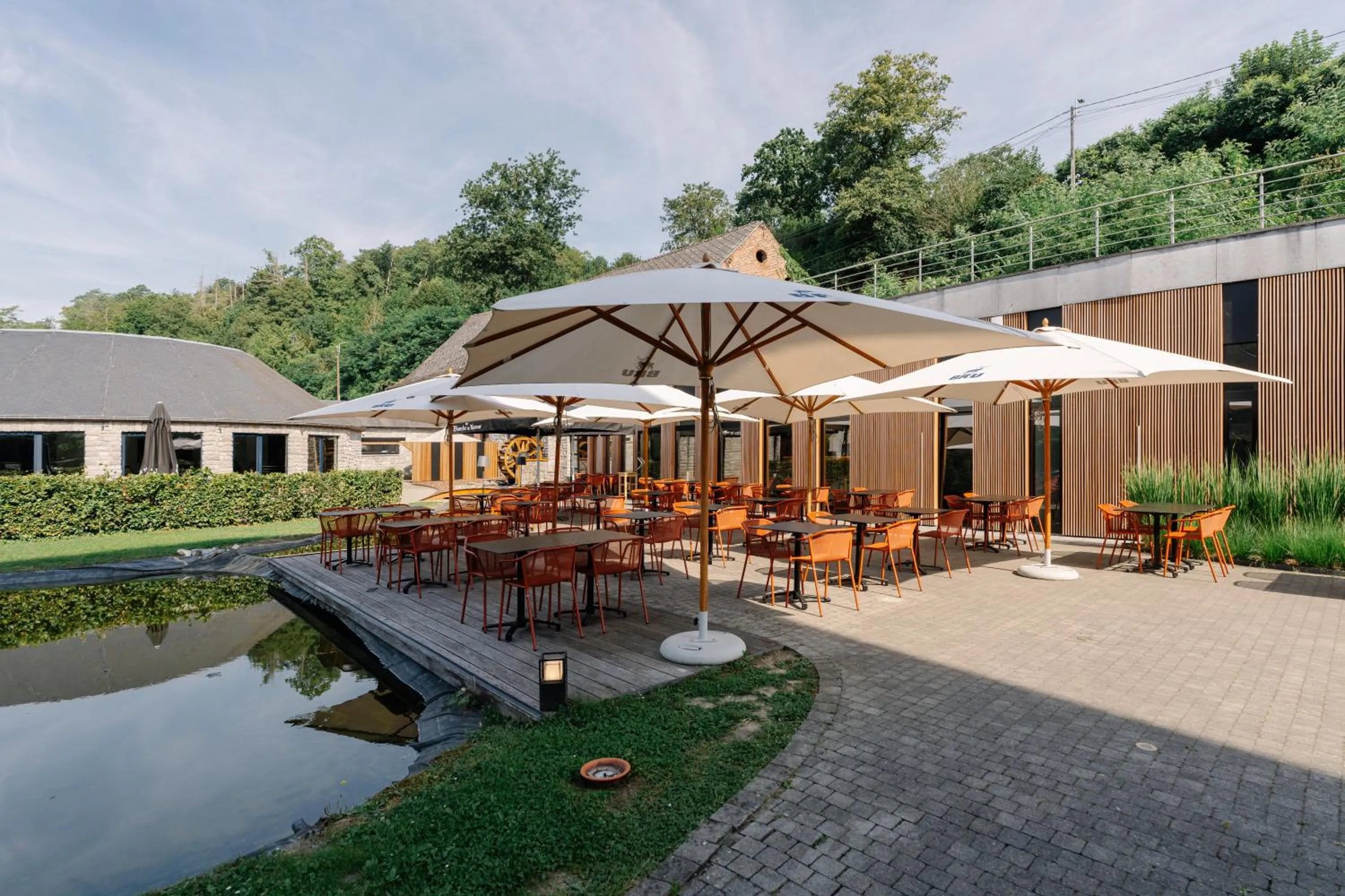 Restaurant/places to eat in Hotel Les Jardins De La Molignée