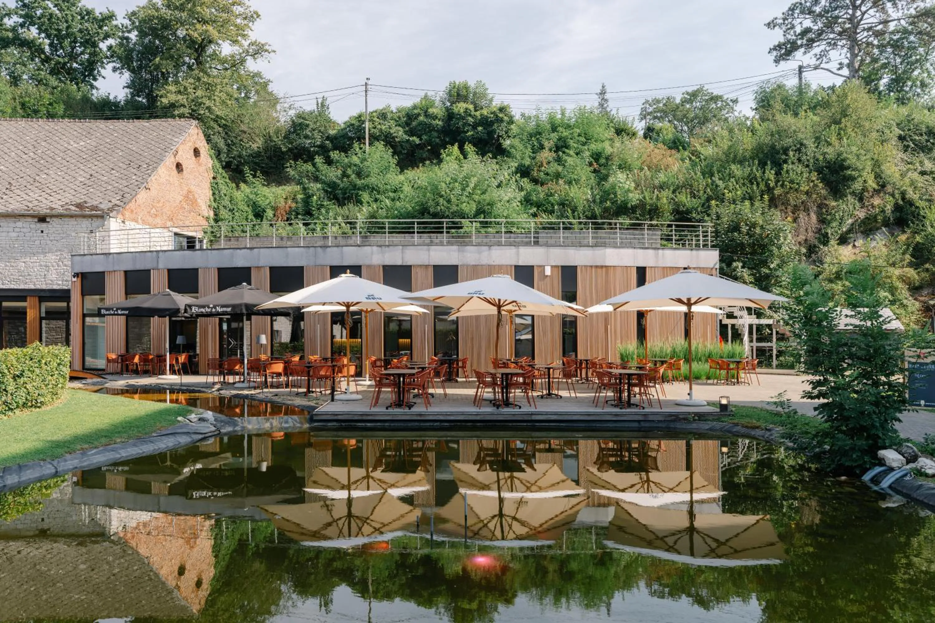 Restaurant/places to eat in Hotel Les Jardins De La Molignée